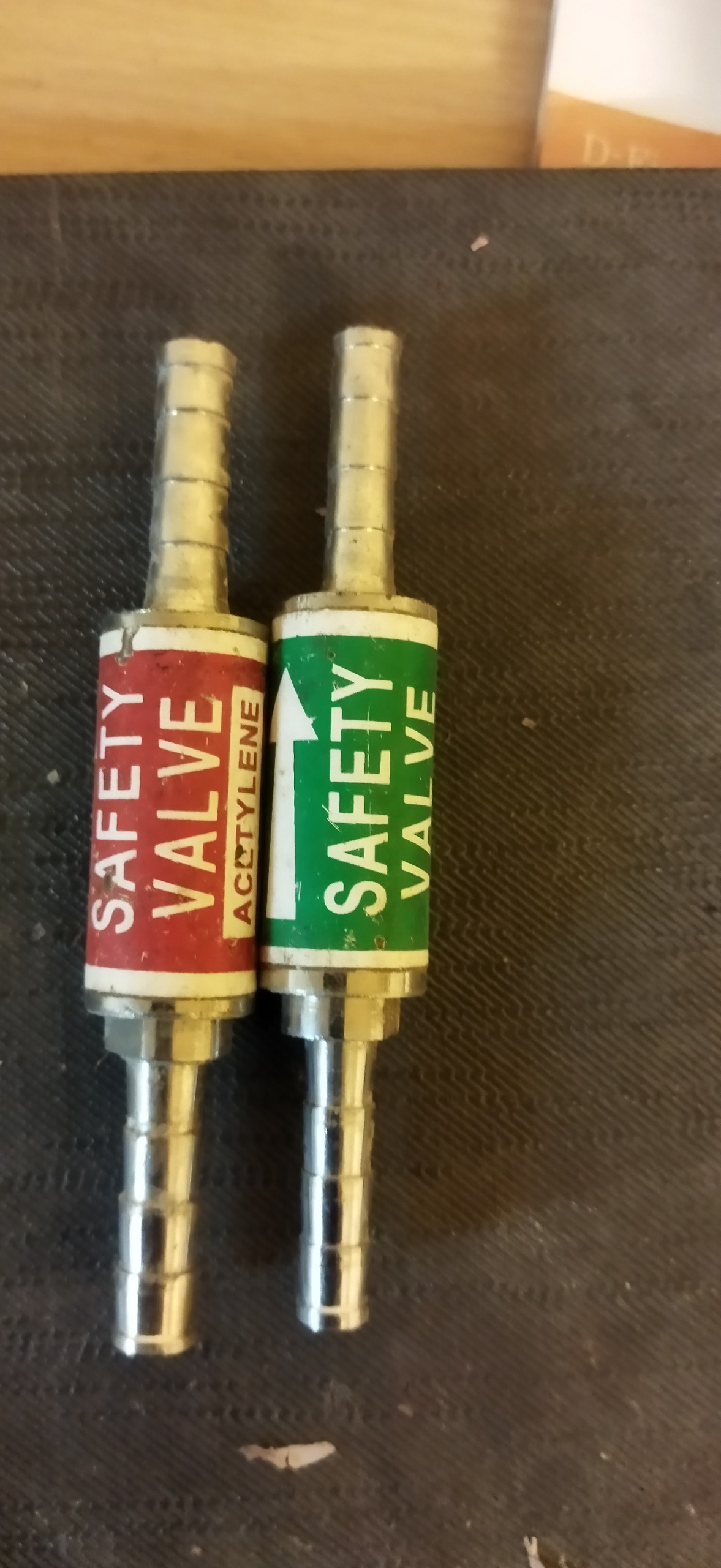 فلاش بک (safty valve)