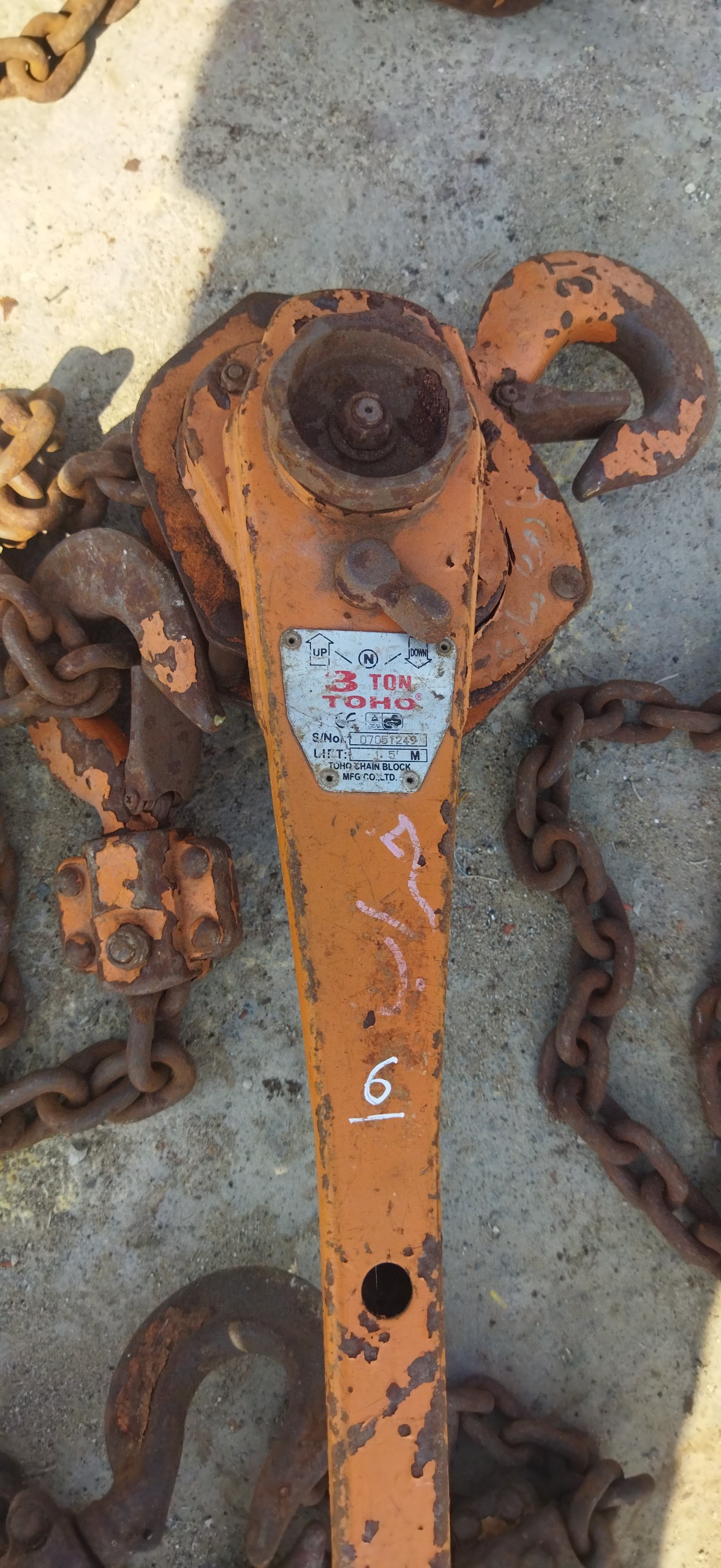 پولیفت 3 تن toho