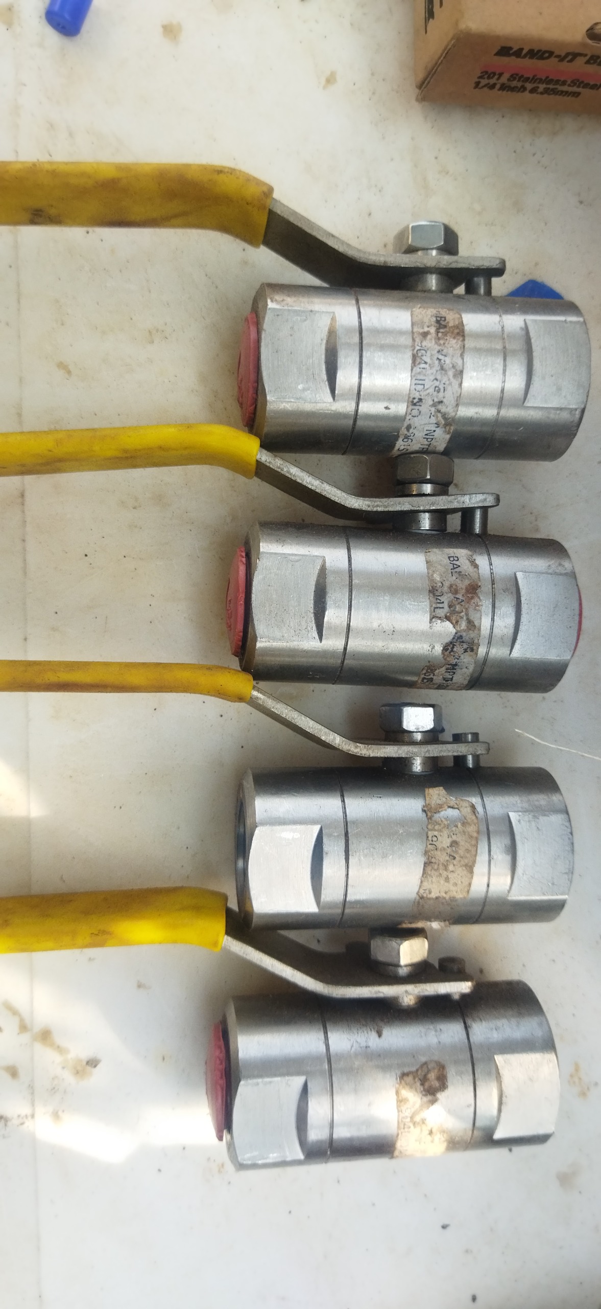 بال ولو 1/2 فشار قوی