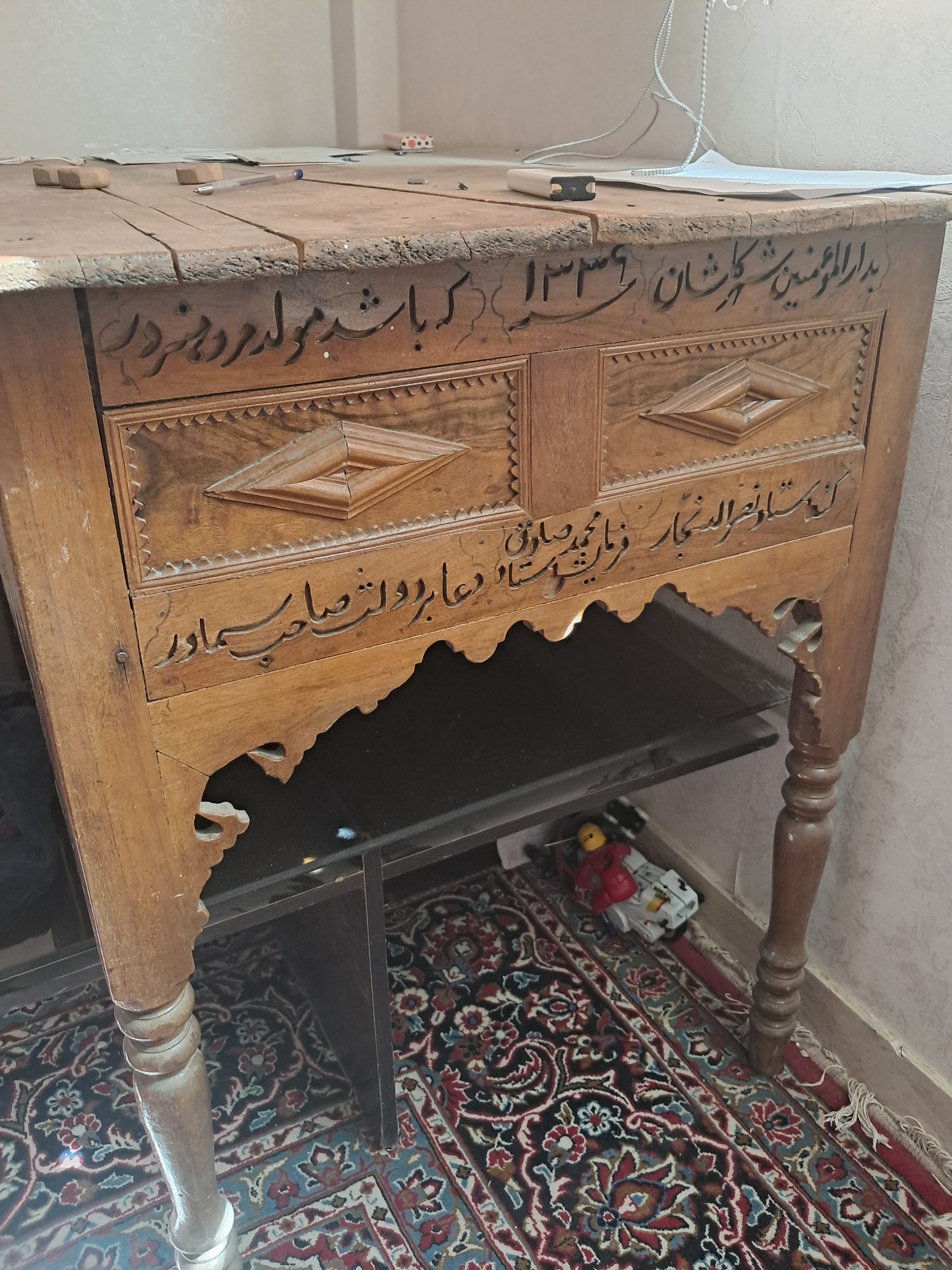 میز مخصوص سماور ولوازم چایی