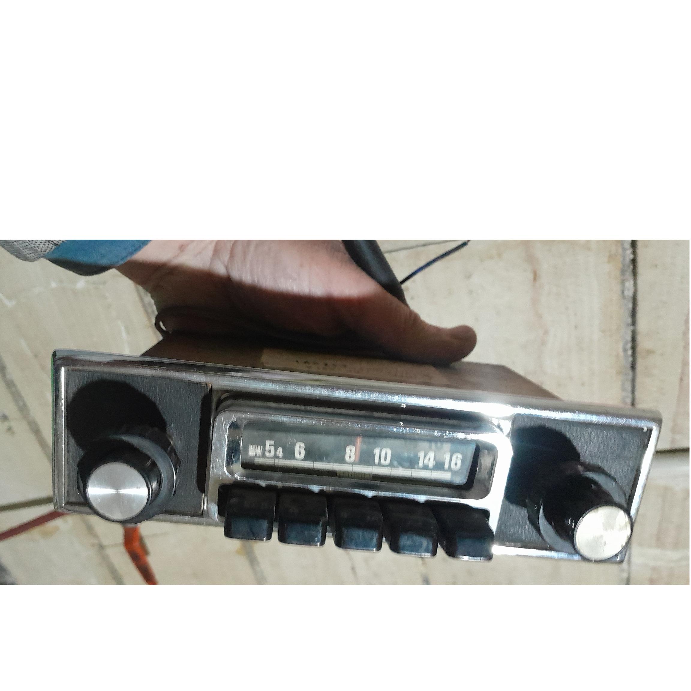 رادیو قدیمی ماشینهای ده پنجاه