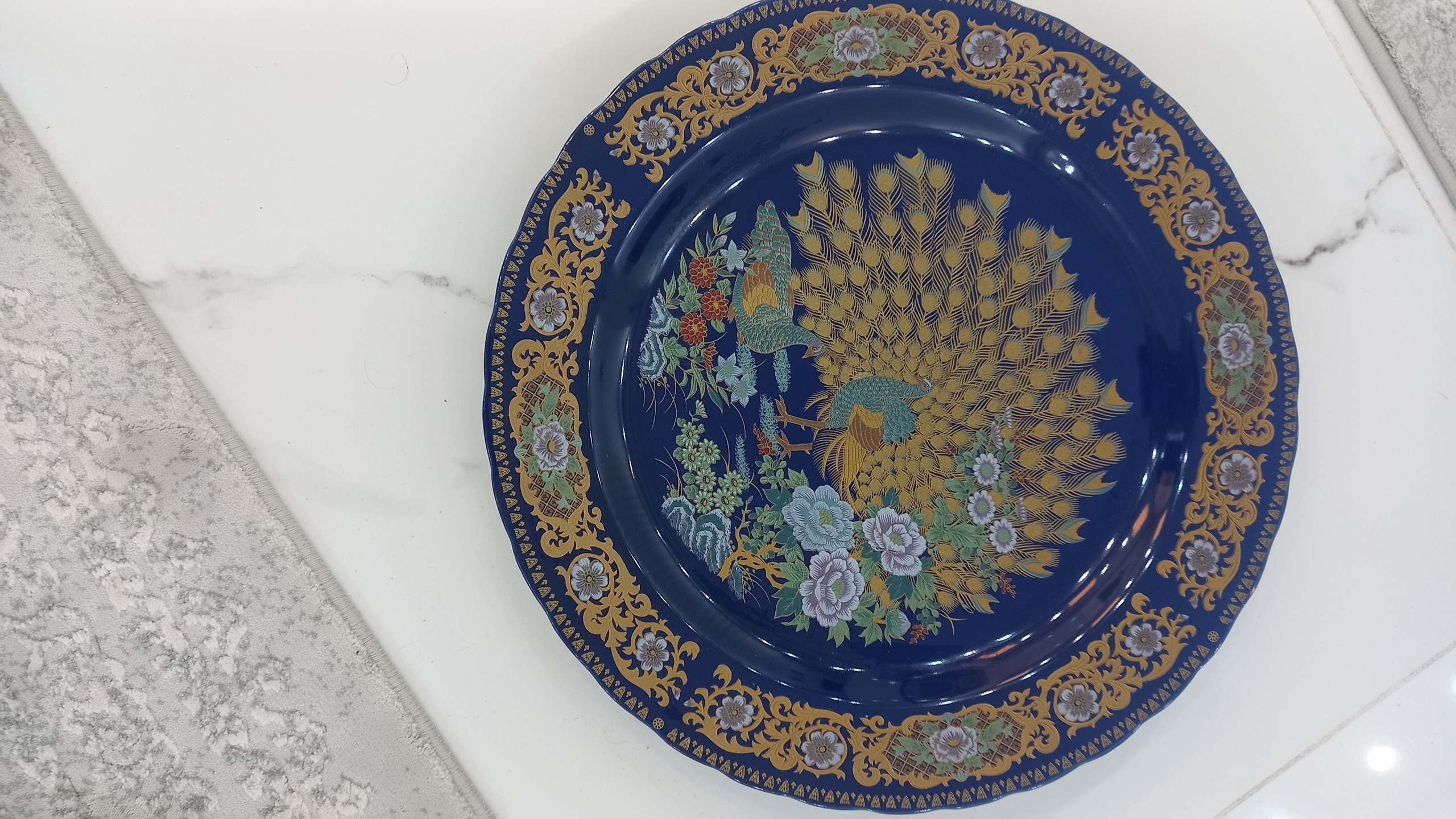 قاب قدیمی طاووس