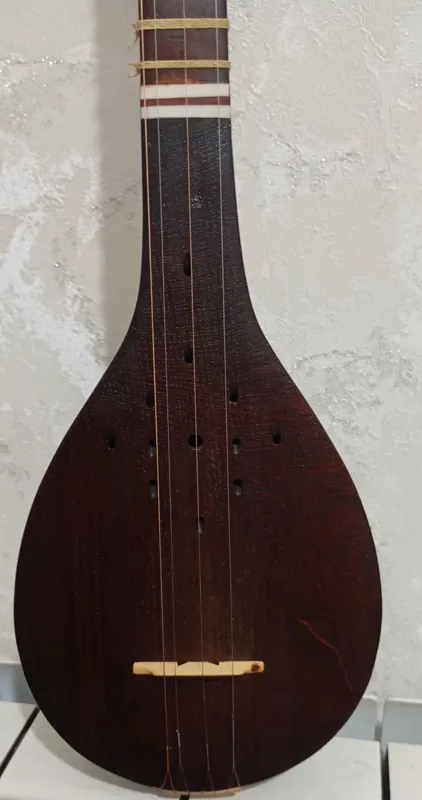 سه تار قدیمی کلکسیونی