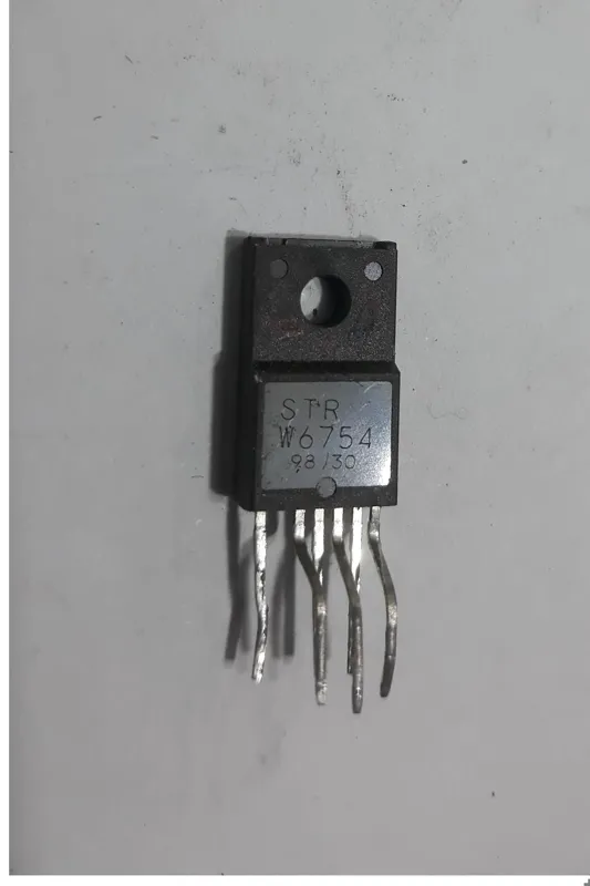 آی سی STR W6754