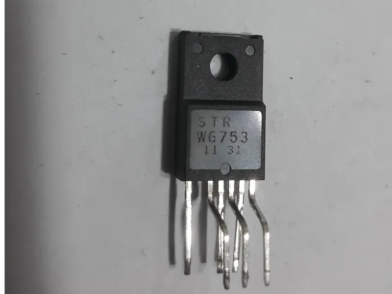 آی سی STR W6753