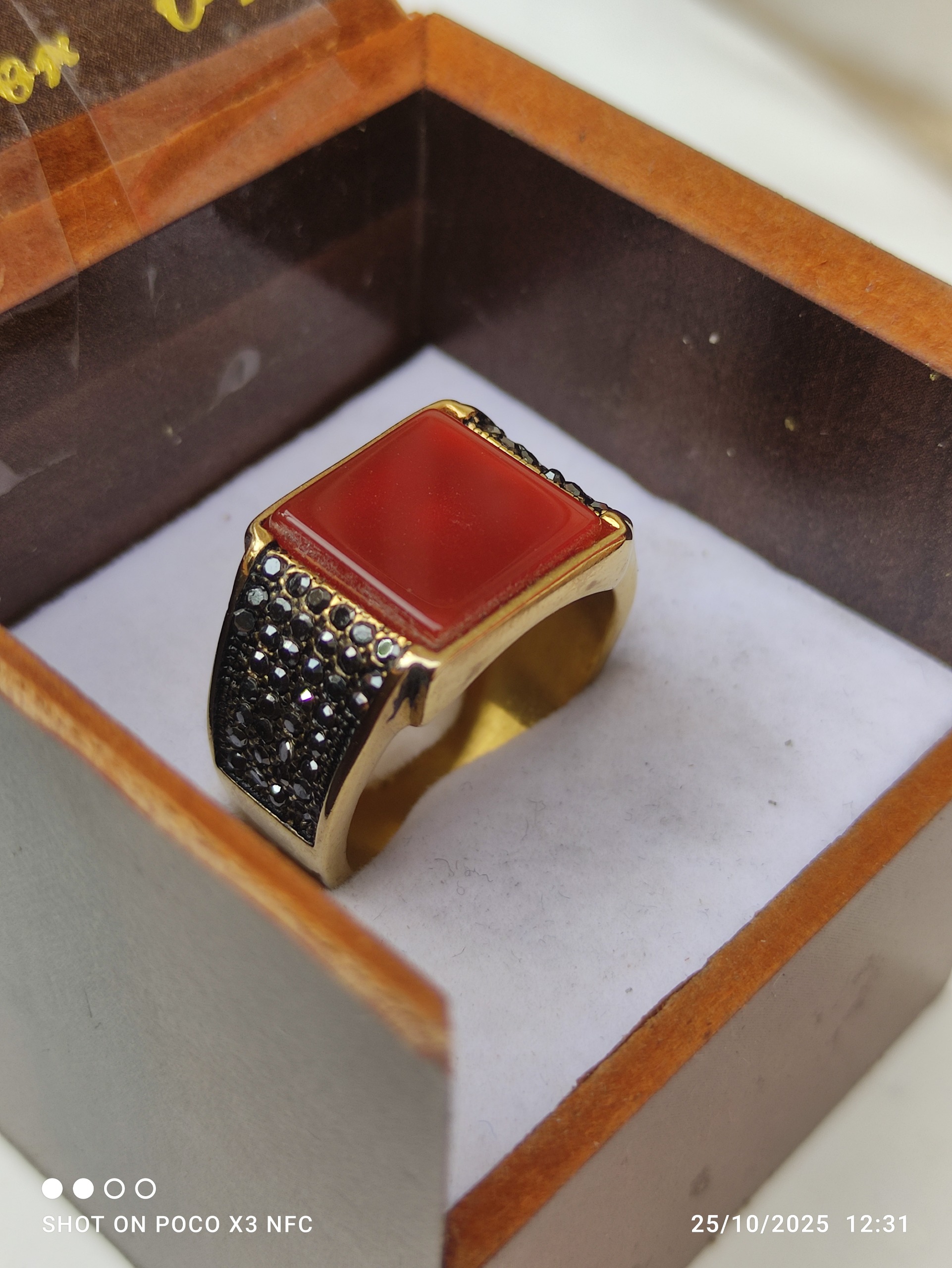 انگشتر استیل با نگین عقیق