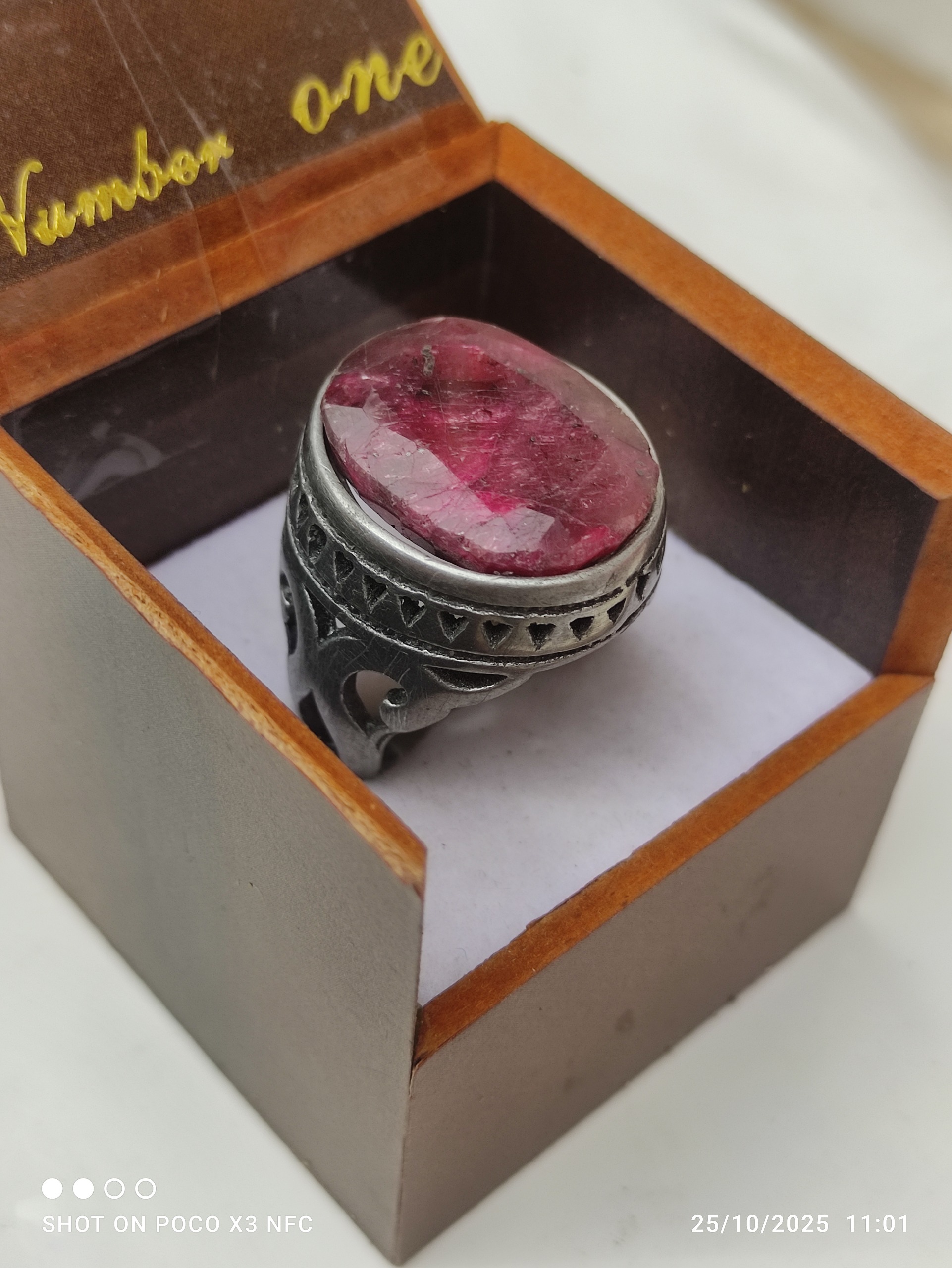 انگشتر با نگین یاقوت بزرگ اصل