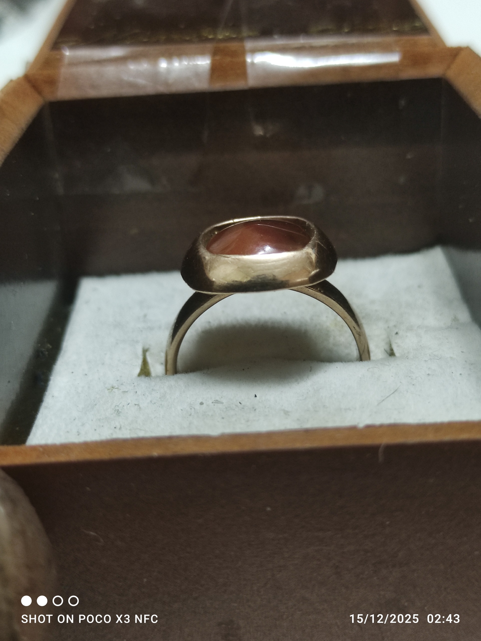 انگشتر با نگین عقیق یمن زیبا