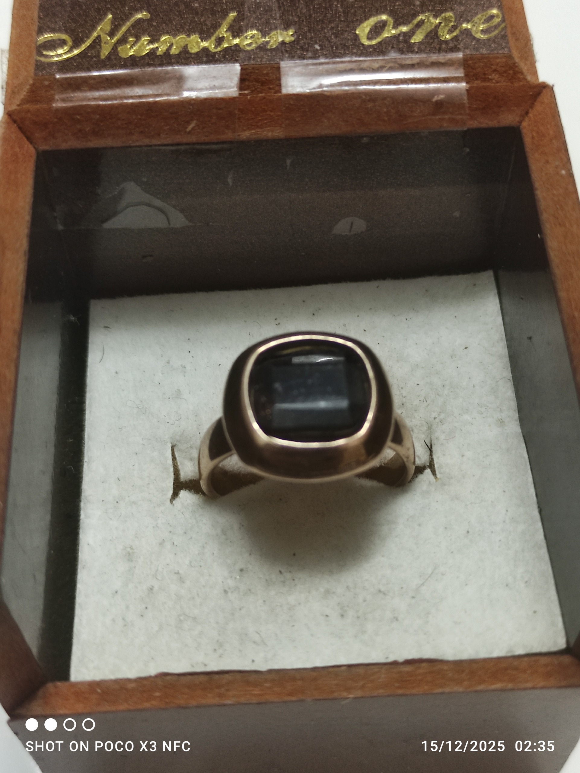 انگشتر با نگین یاقوت