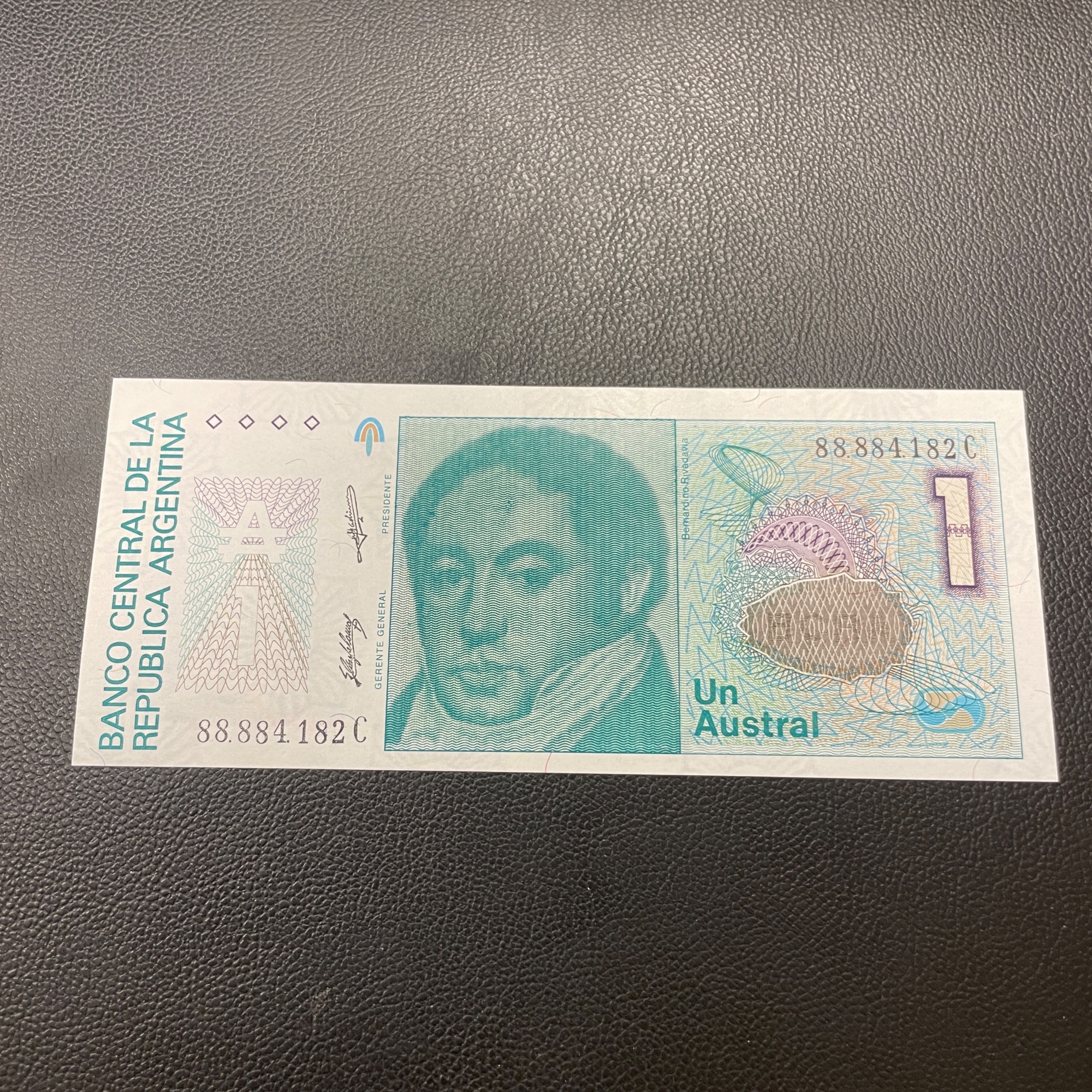 یک استرال آرژانتین