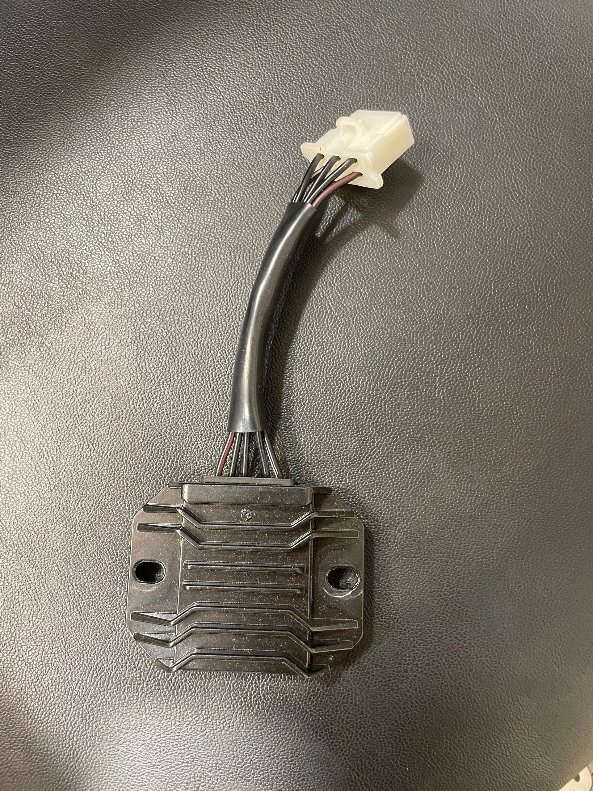 شارژر باتری موتورسیکلت انژکتوری