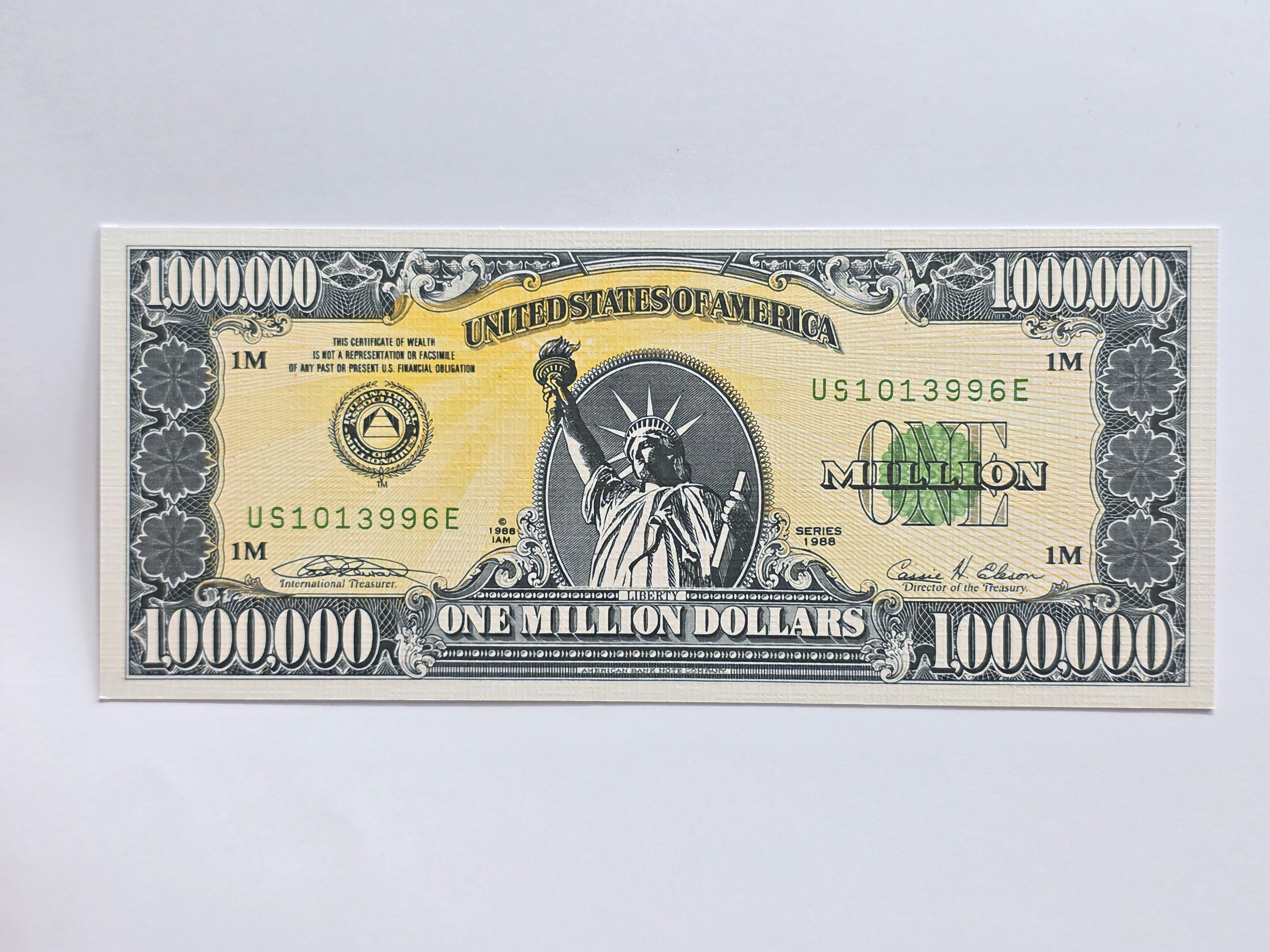 1 میلیون دلار آمریکا با کاغذی خاص Original تیپ 3