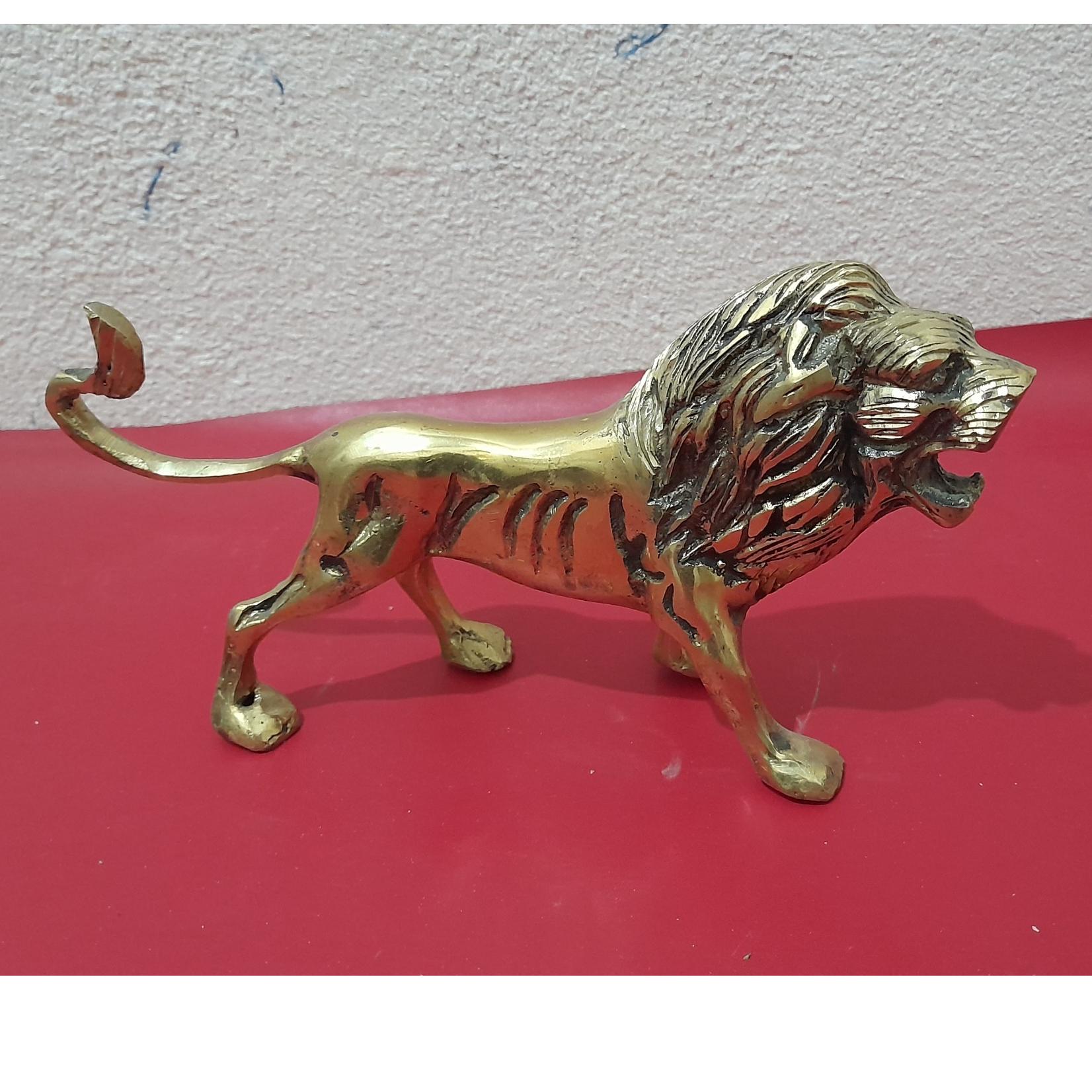 مجسمه شیر برنجی