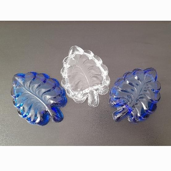 زیرسیگاری قدیمی برگ