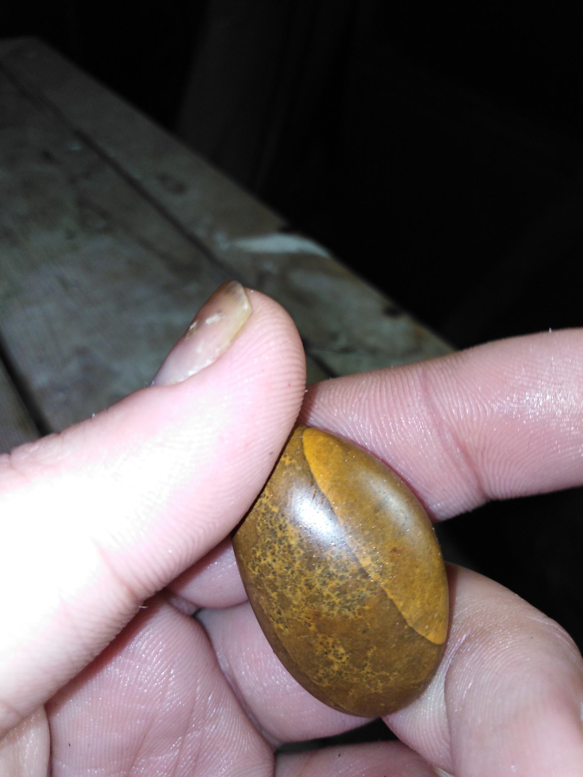 نگین بسیار قوی