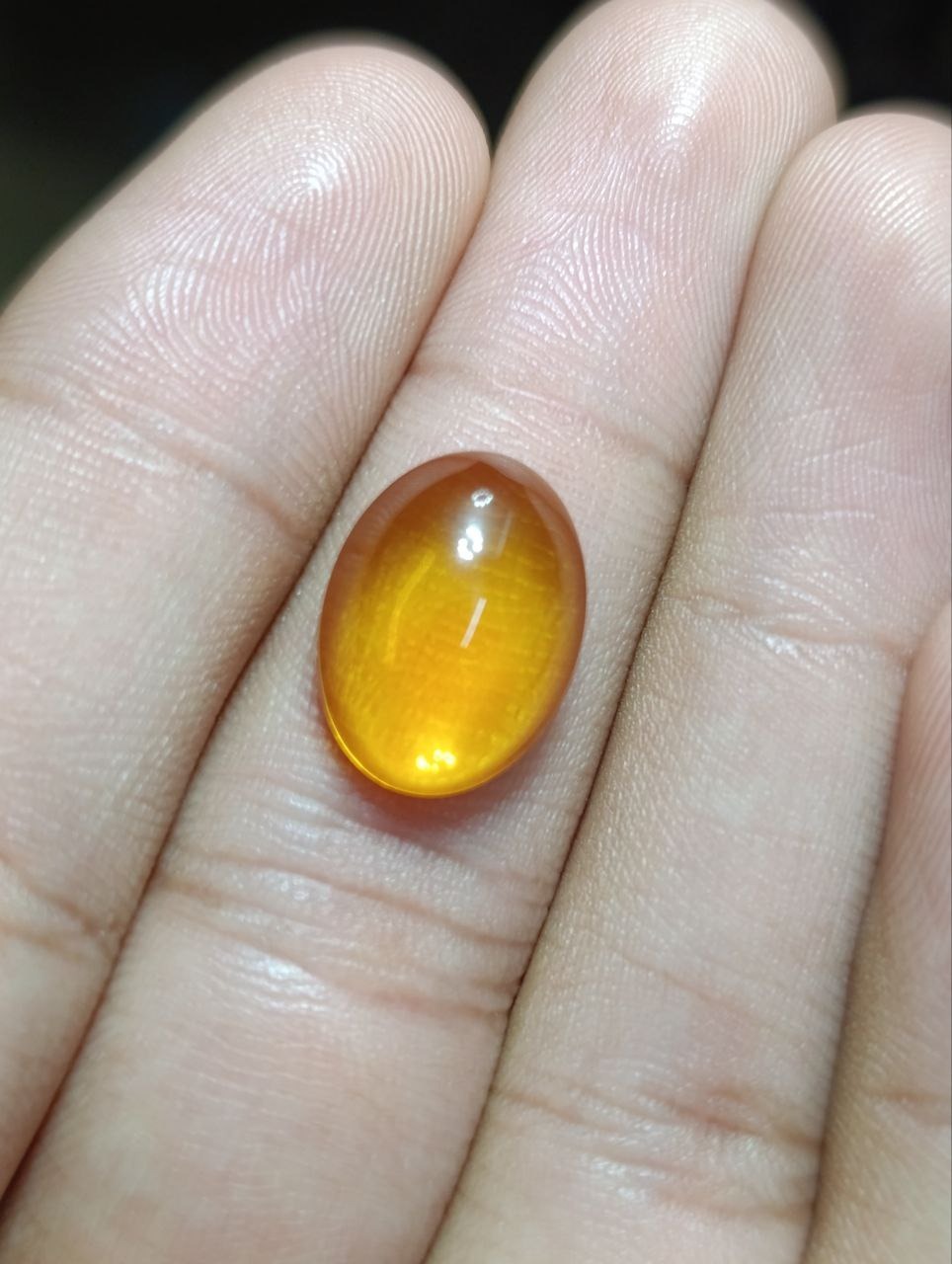 نگین لعل زرد خوشرنگ زیبا