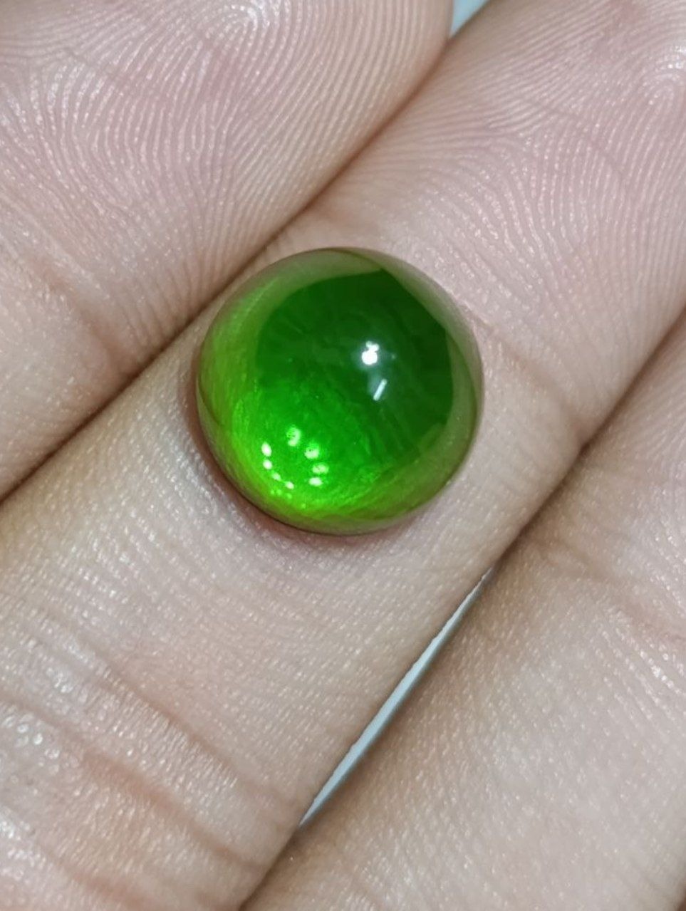 لعل سبز ، گرد خوشرنگ