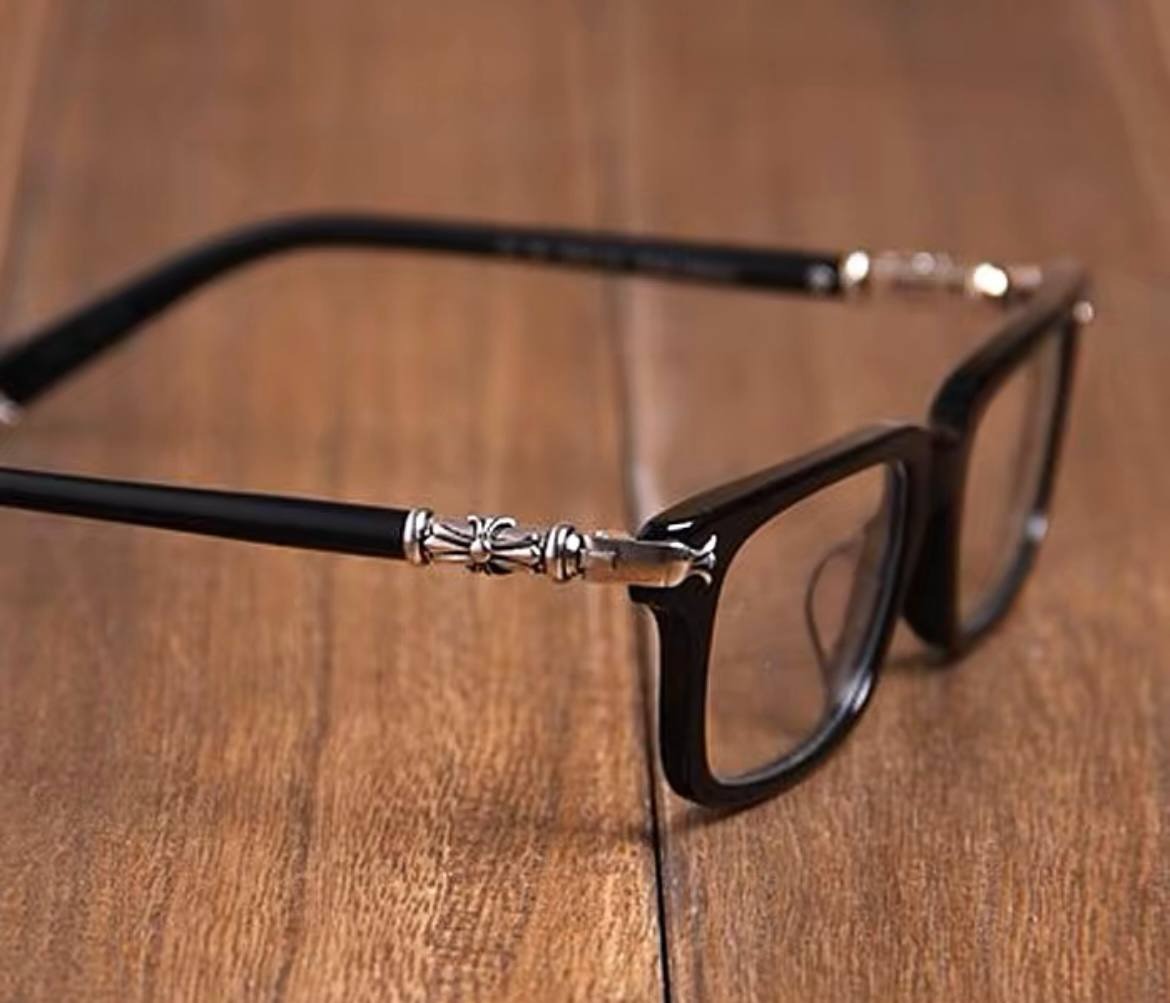 عینک کروم هرتز chrome hearts