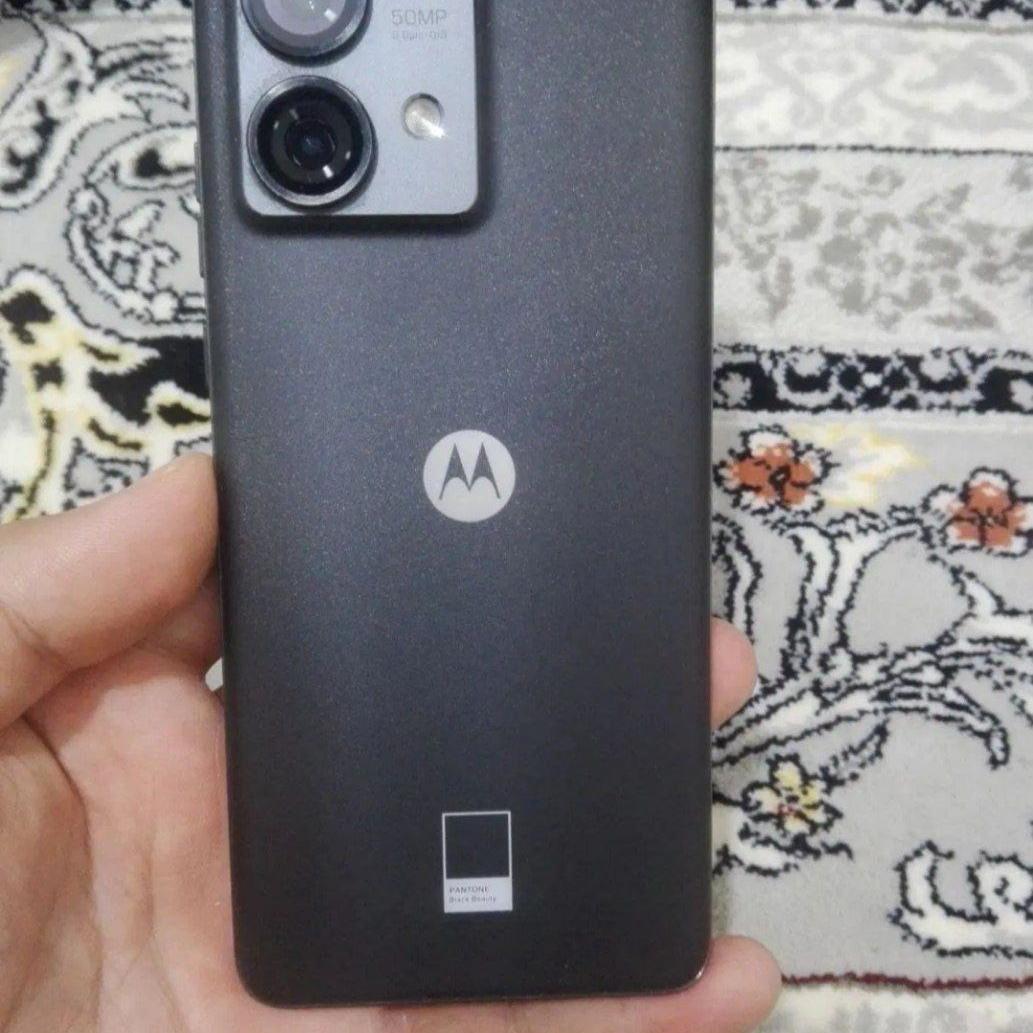 موتورولا اج 40 نئو