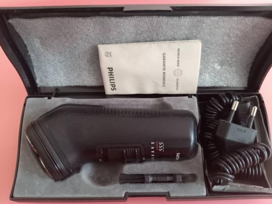 ماشین اصلاح / ریش تراش برقی 555 فیلیپس هلند