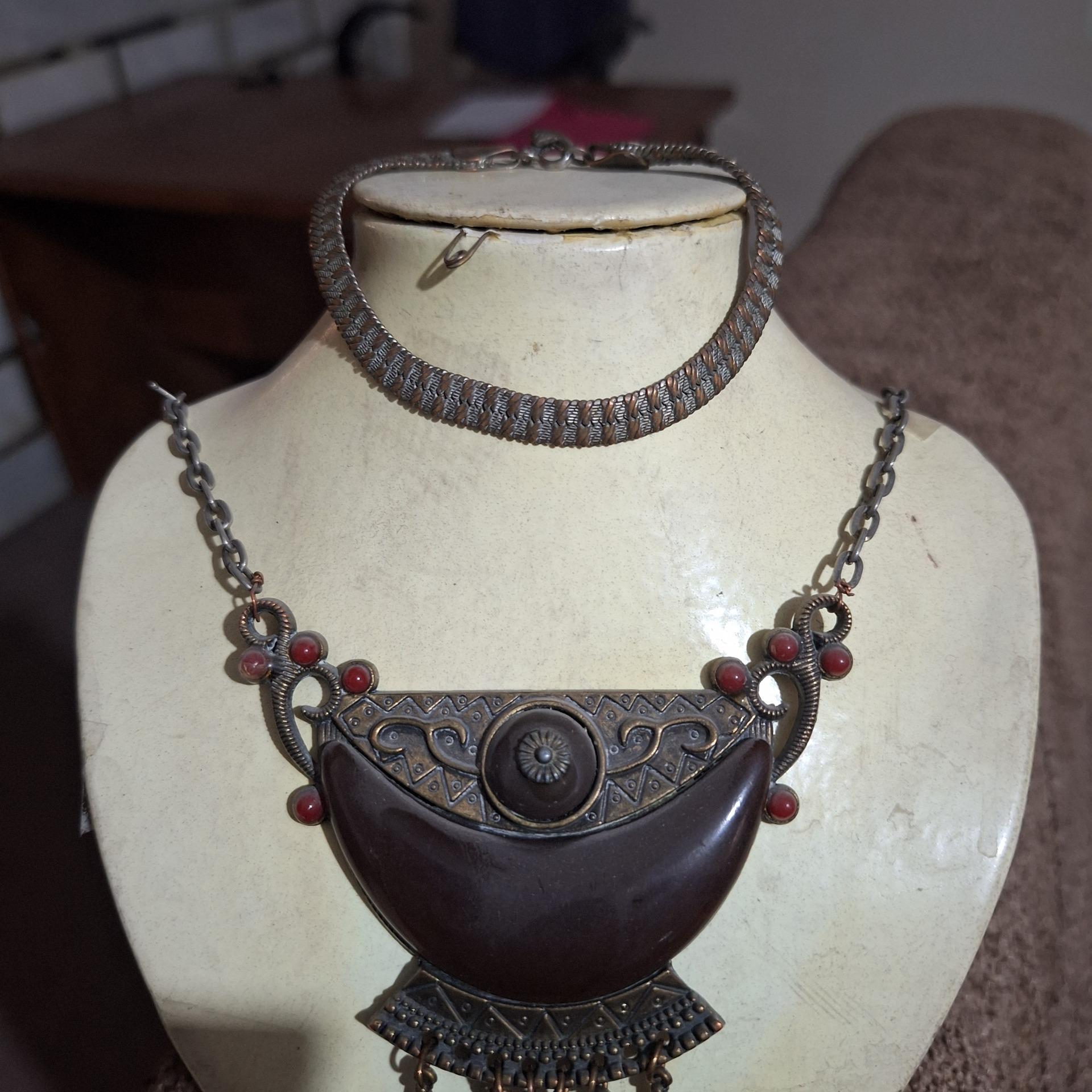 گردنبند بند و دستبند قدیمی وزیبا