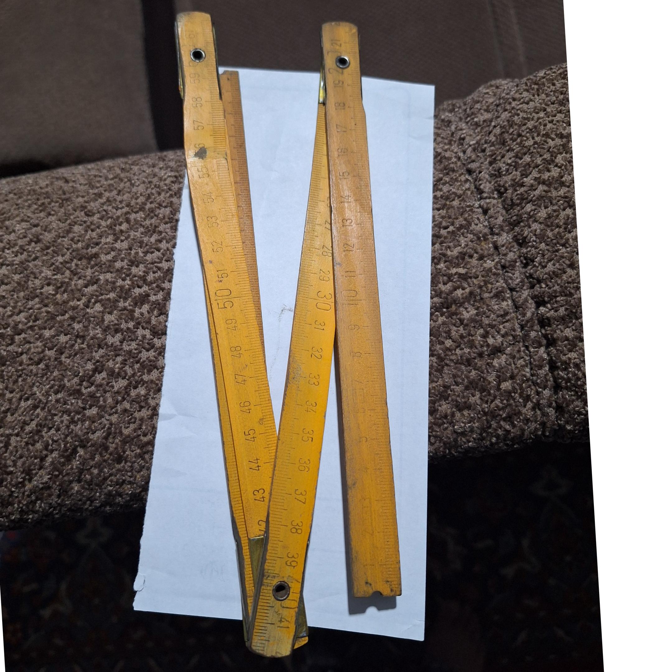 متر تاشو چوبی قدیمی