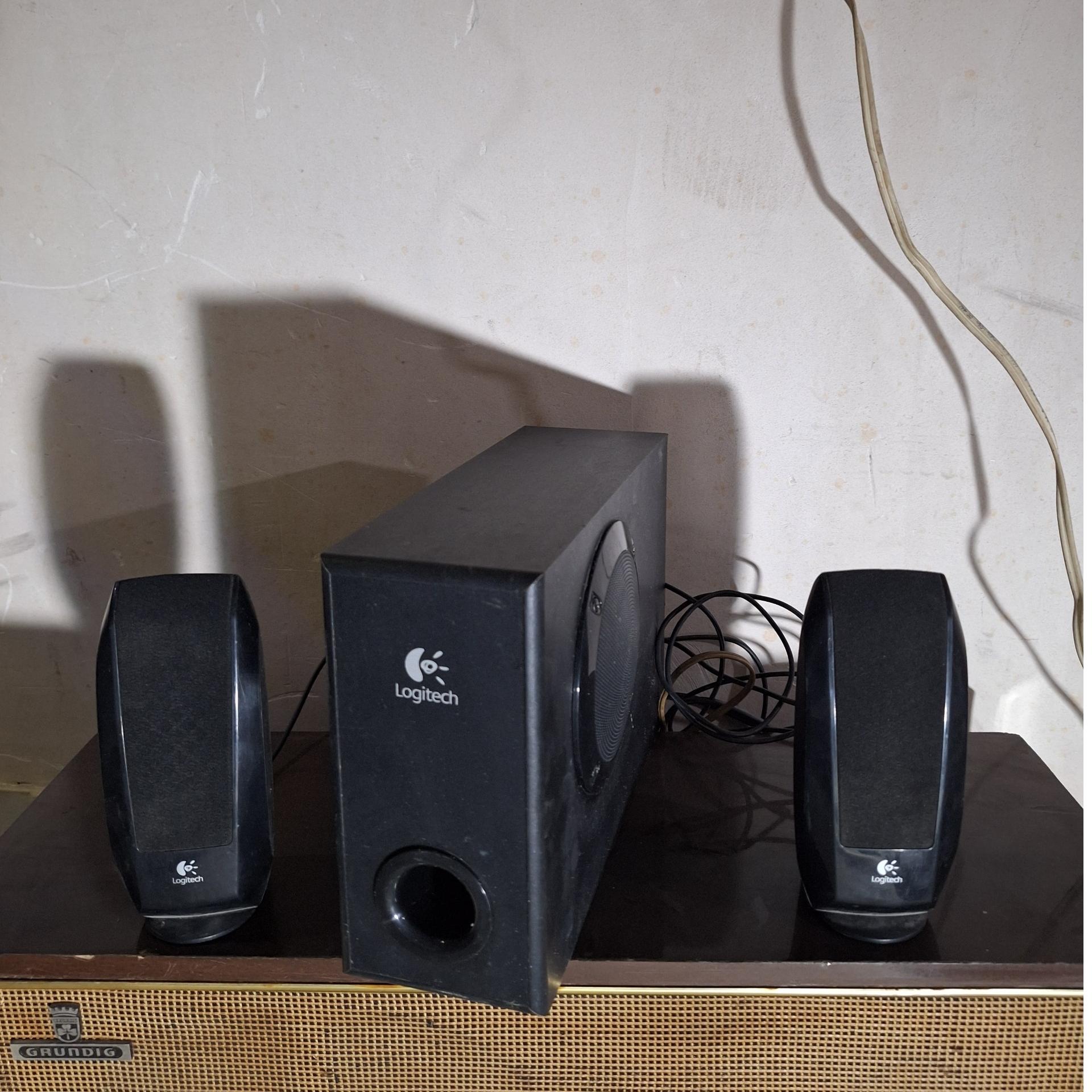 اسپیکر سه تکه قابل حمل سالم