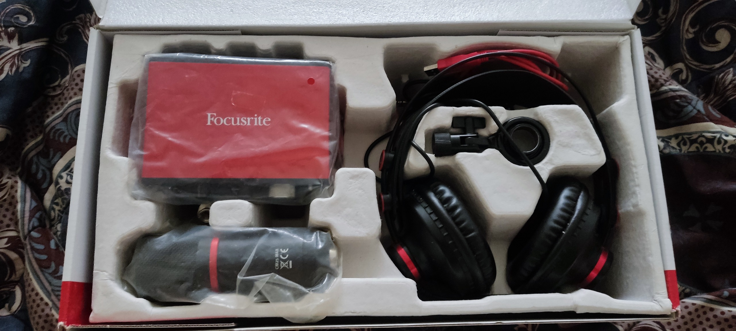 استودیو خانگی  Scarlett studio bundle