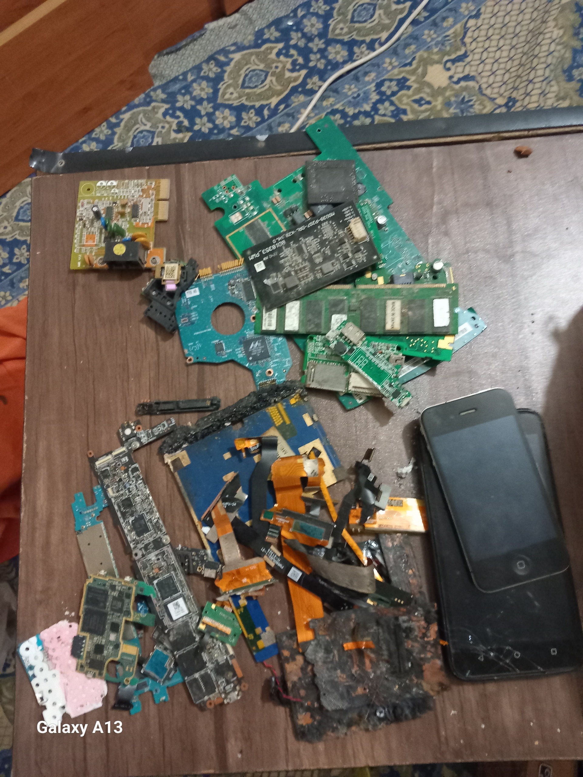 بردالکترونیکی موبایل وغیره