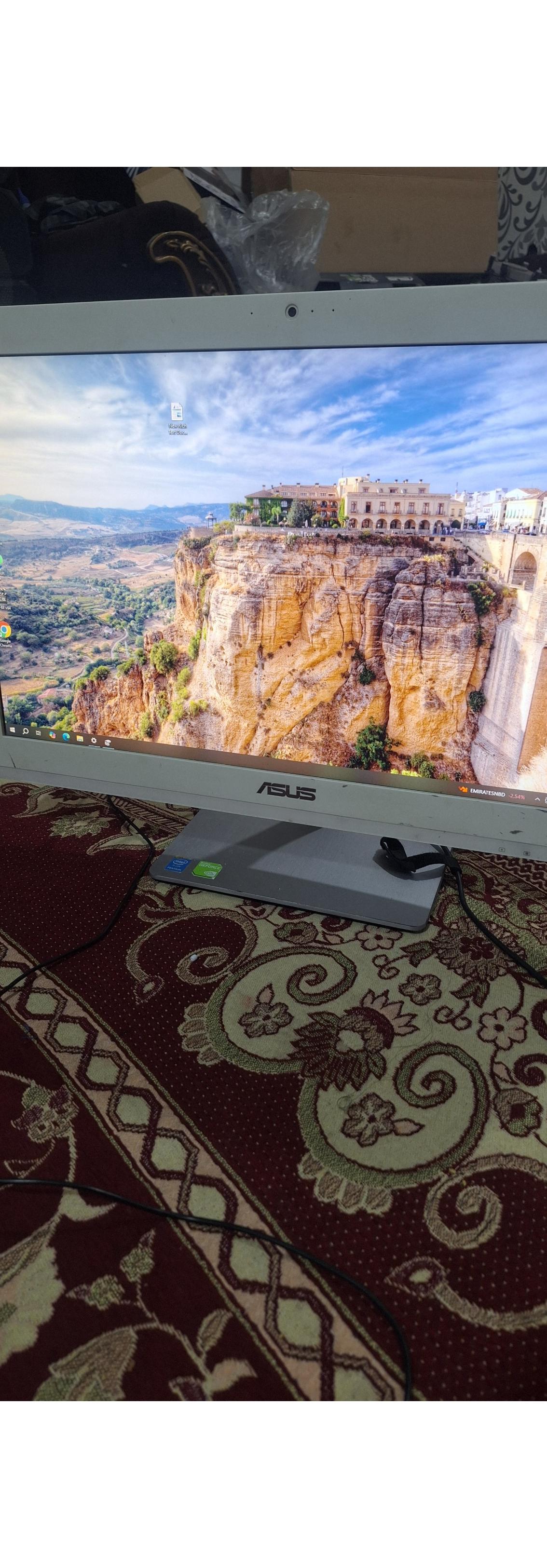 ایسوس گرافیک دار