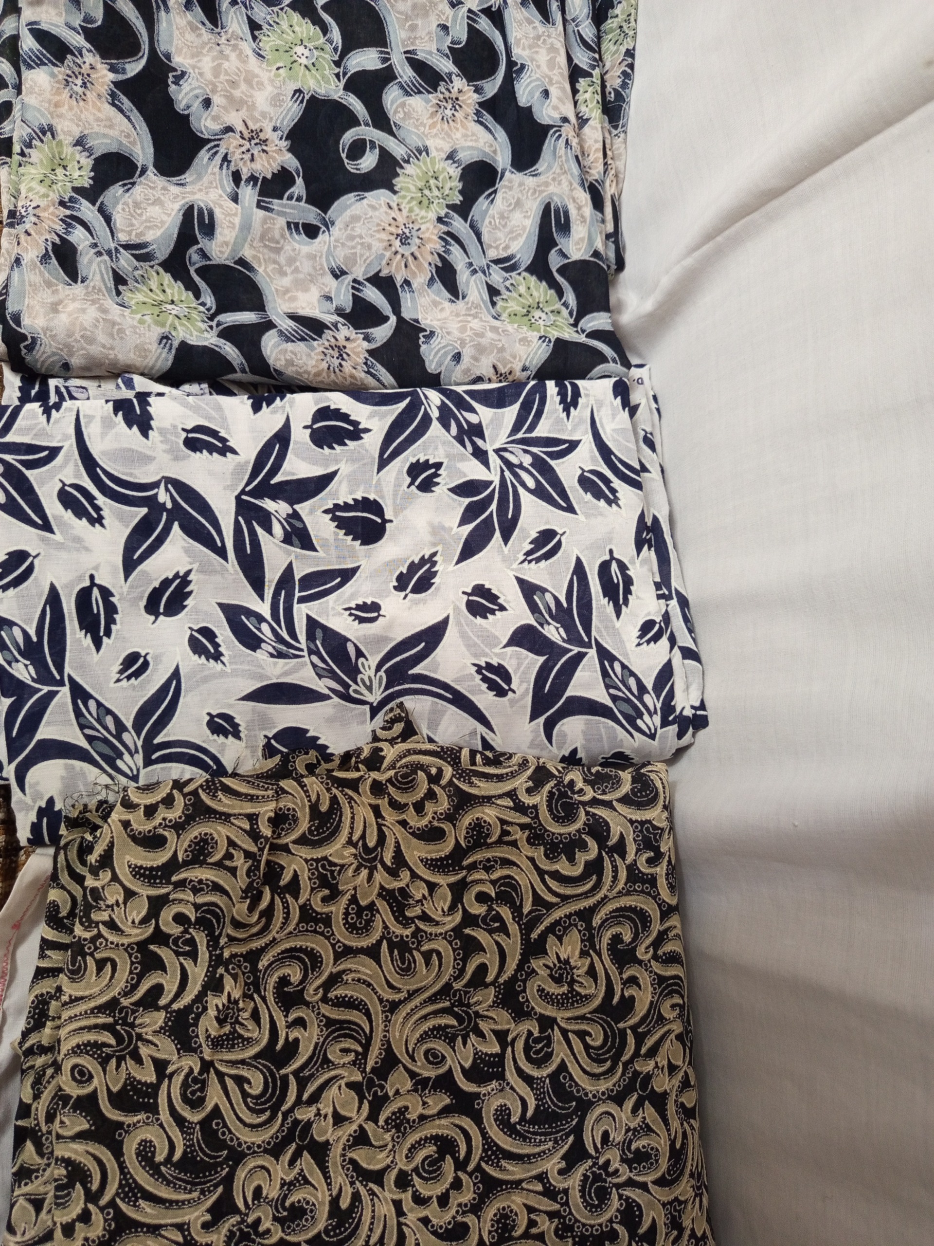 چند قواره پارچه چادری