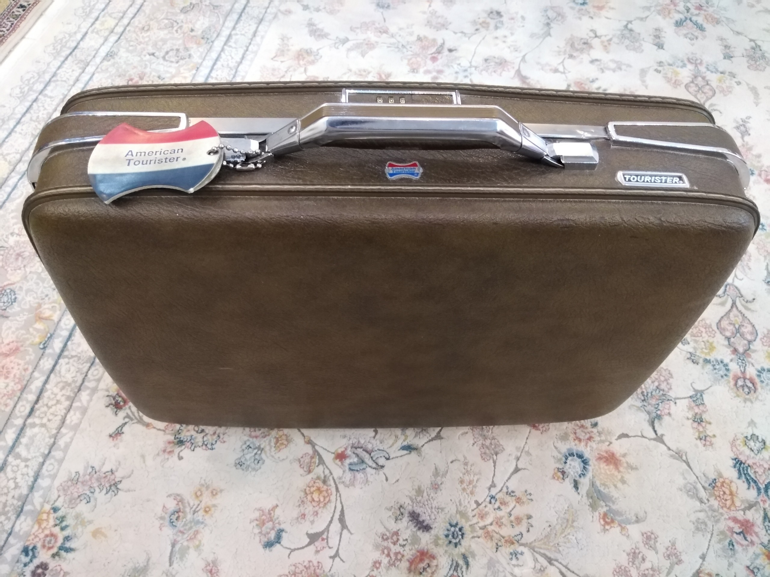 کیف American tourister