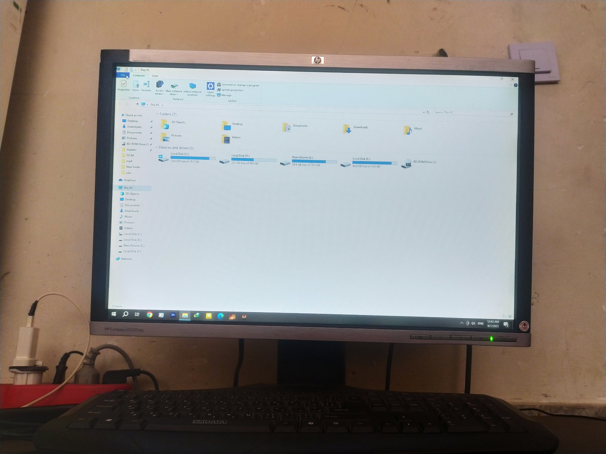مانیتور 22اینچ اچ پی hp