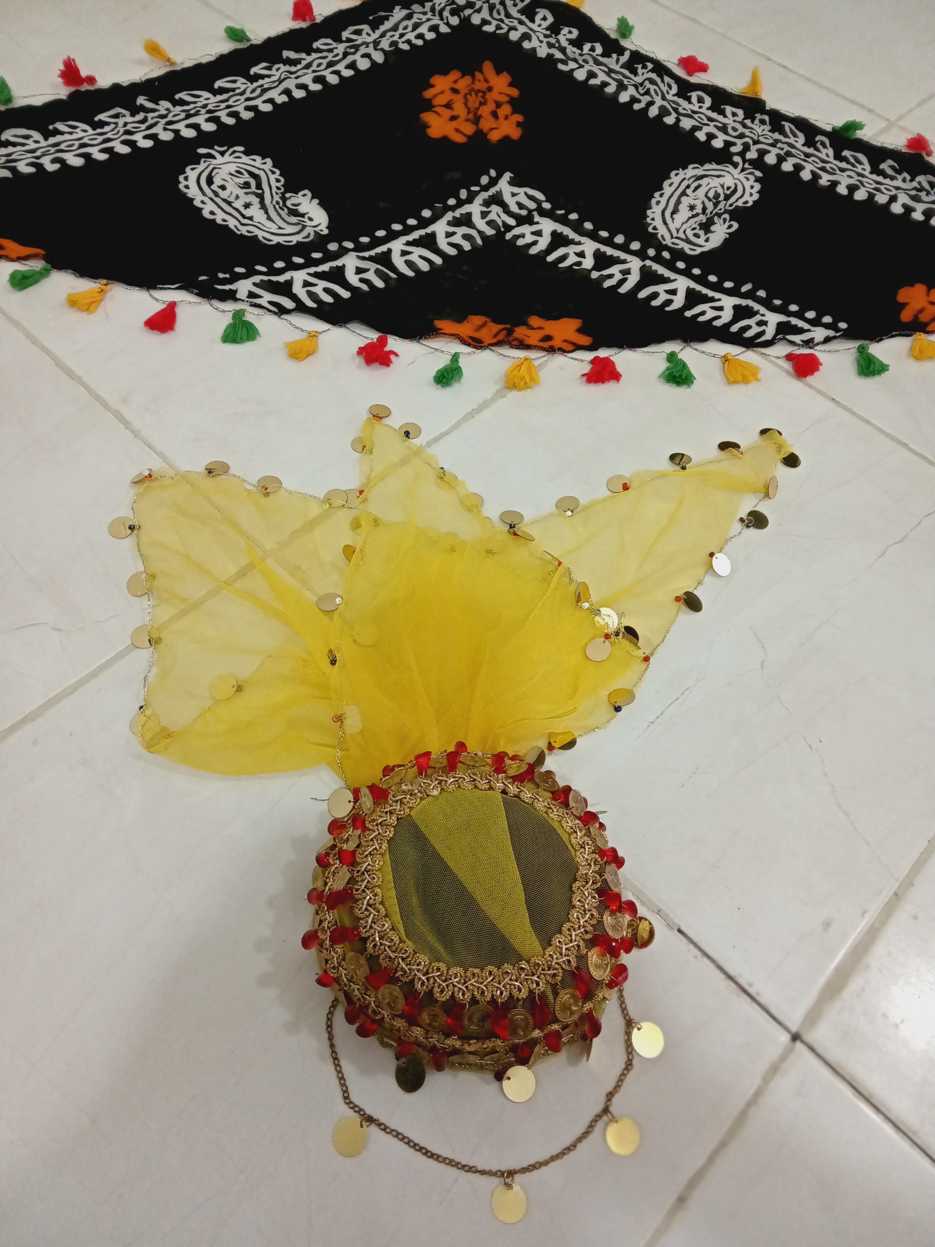 روسری و کلاه سنتی دستدوز بچهگانه