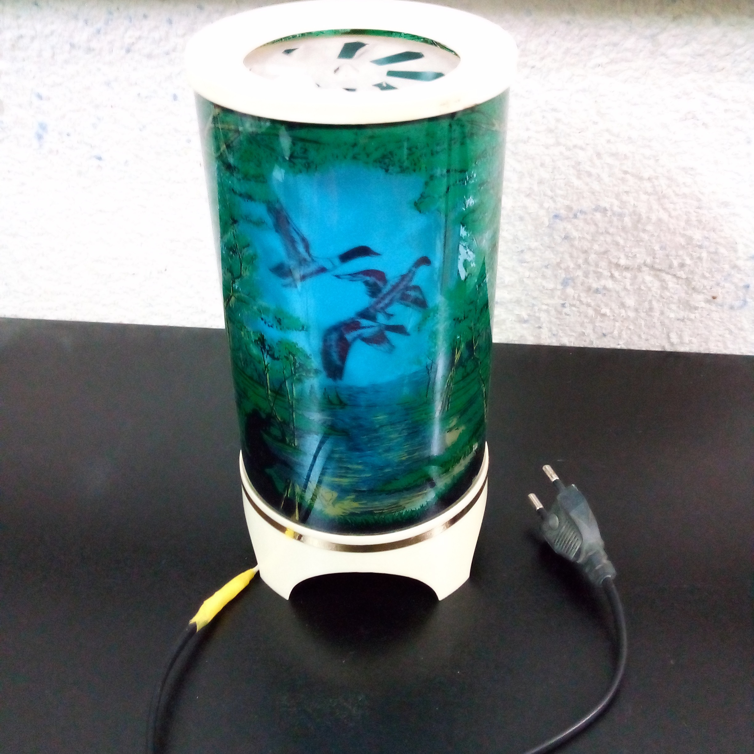 چراغ شبخواب استوانهای زیبا