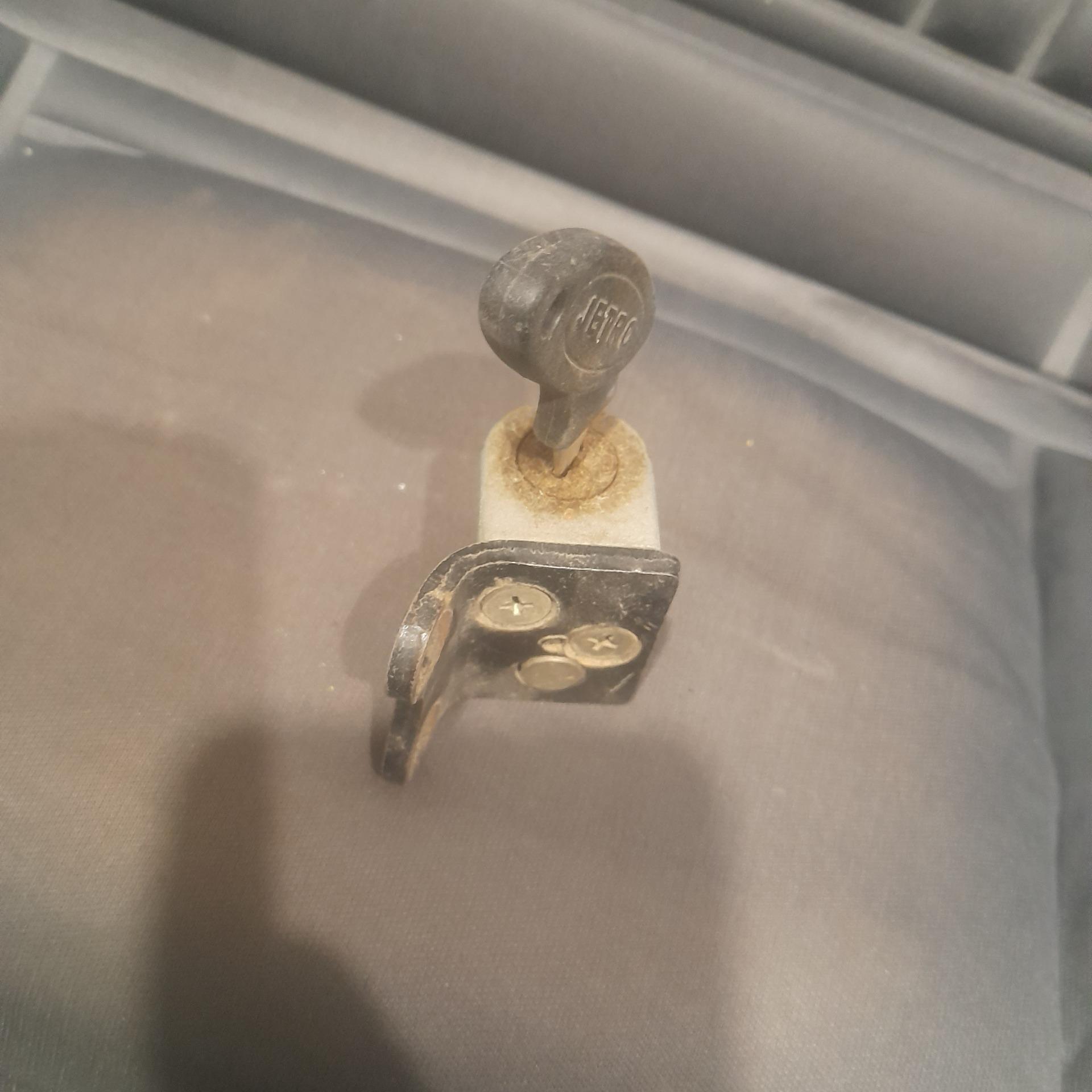 قفل فرمان موتور تریل جترو