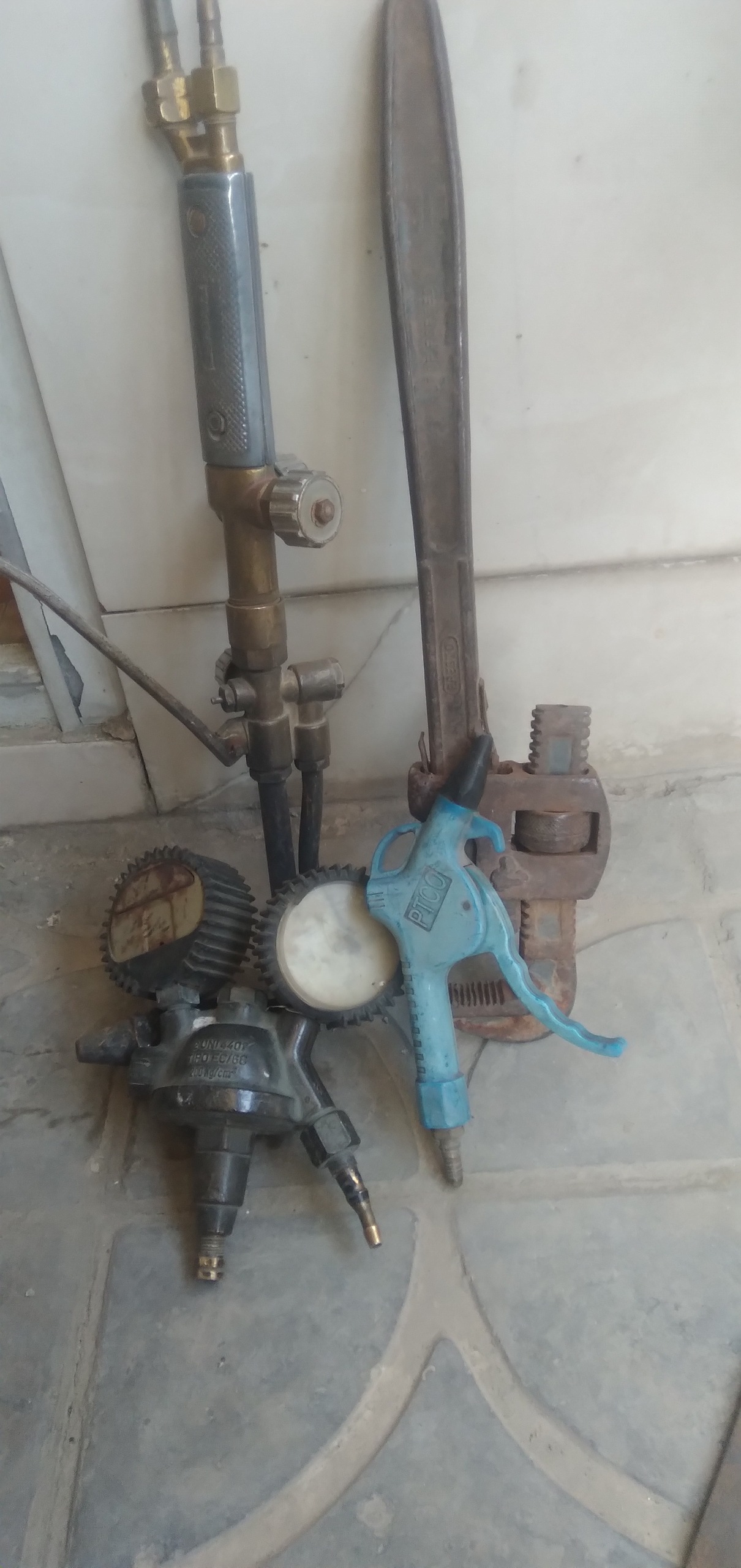 سرپیک مانومتر بادپاش آچاربزرگ
