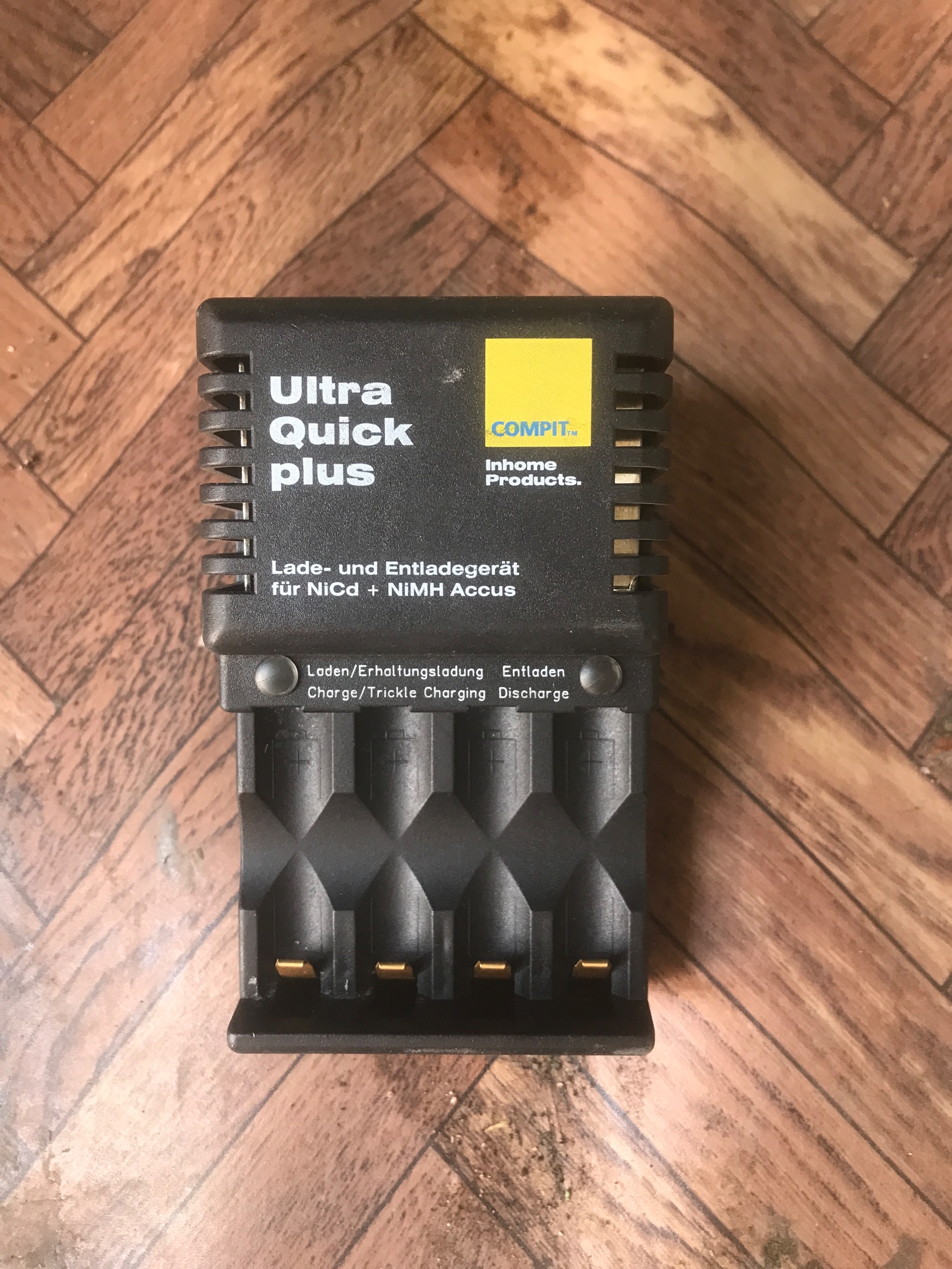 شارژر باتری قلمی