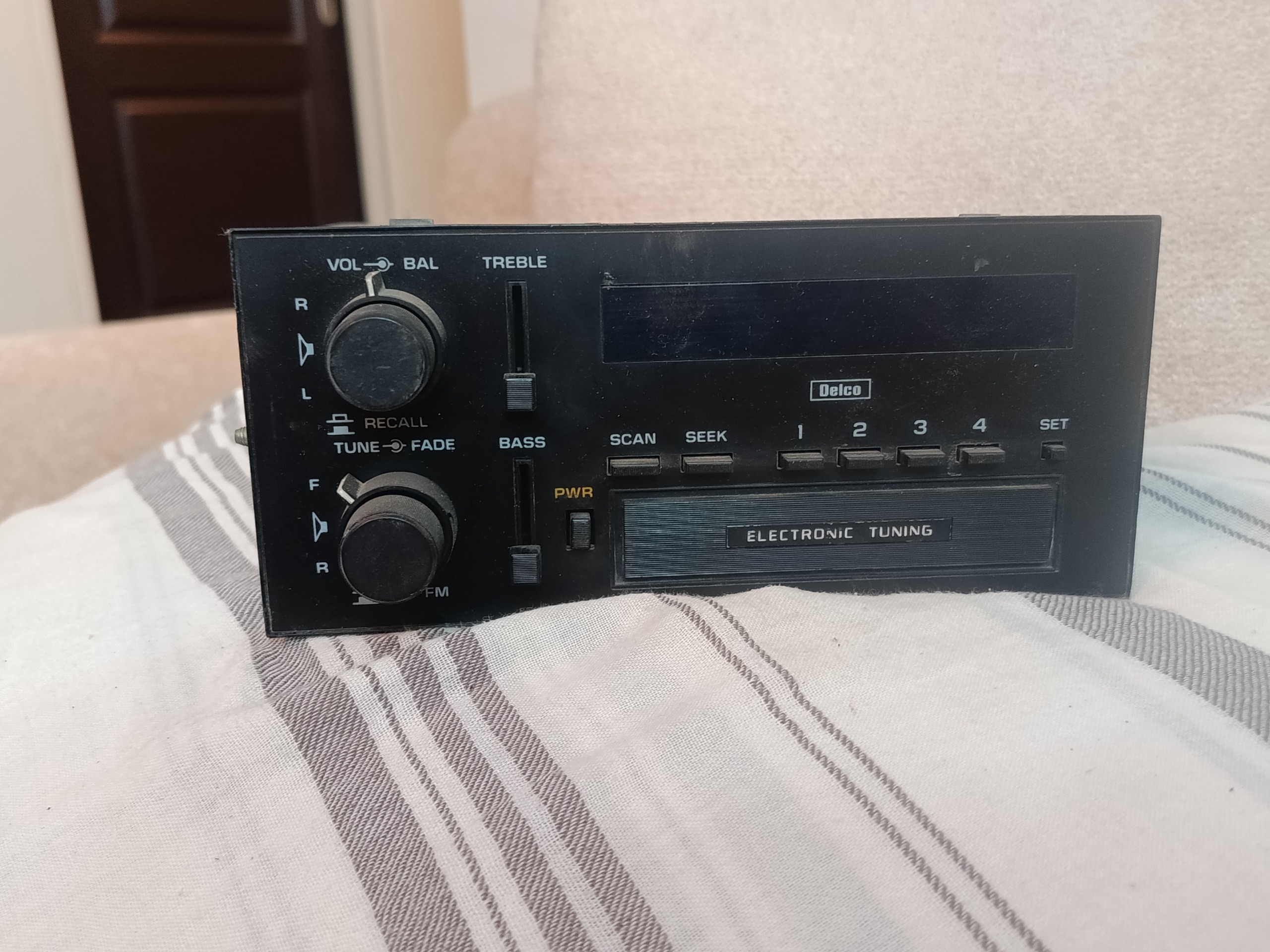 رادیو آمریکایی برند دکو  اصلی