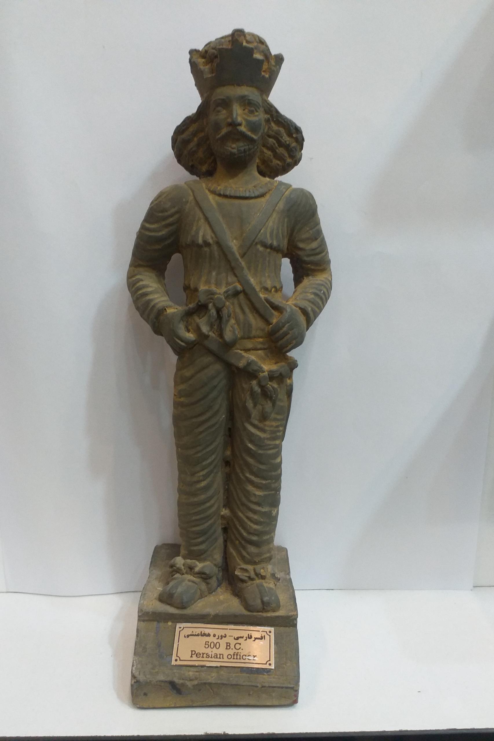 تندیسی از افسر دوره هخامنشی