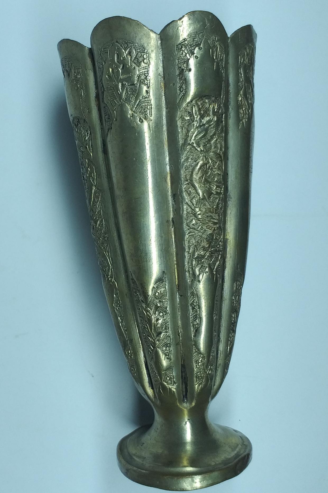 گلدان فلزی برنجی