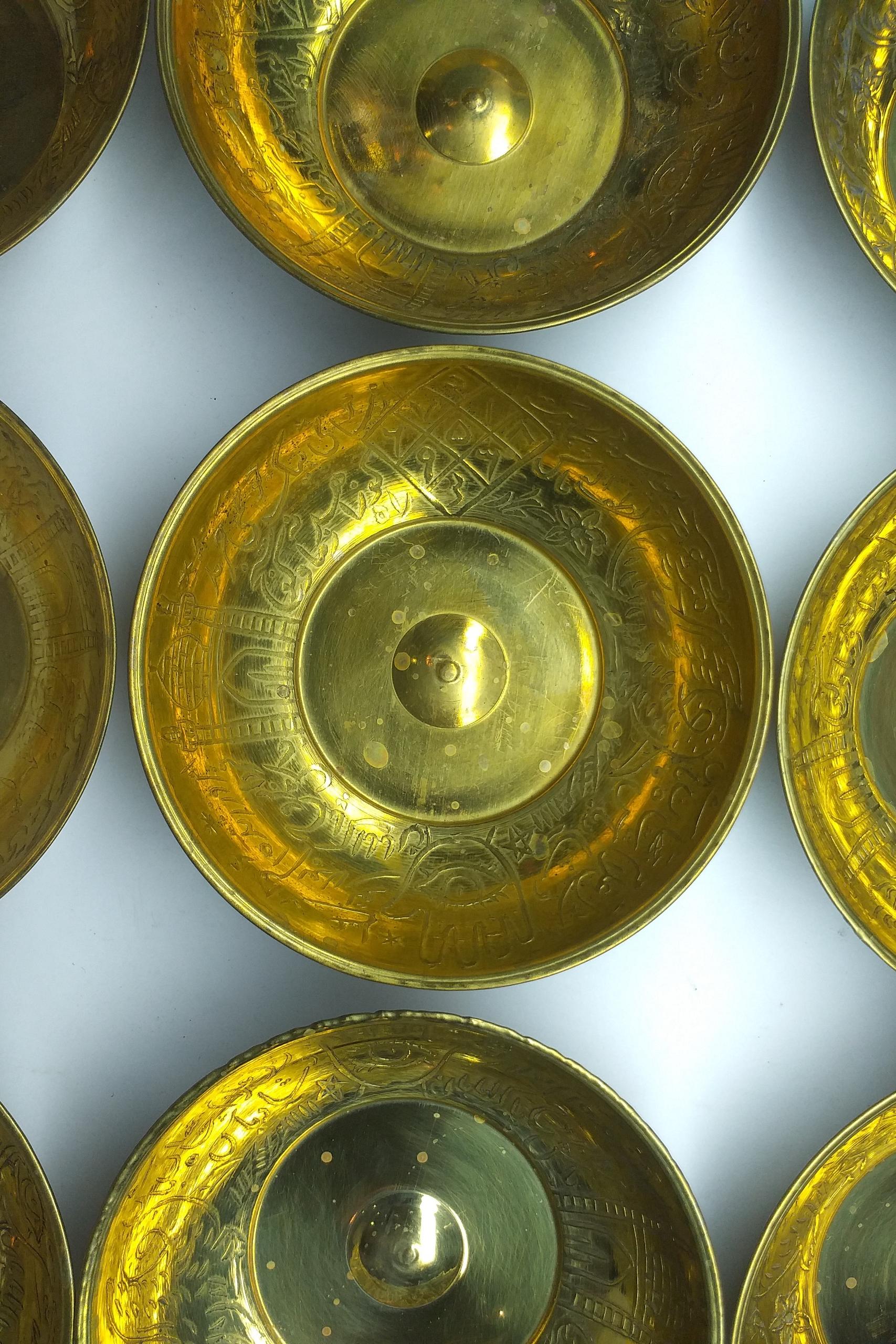 مجموعه 9 عددی پیاله (جام) با نقوش سنتی و مذهبی