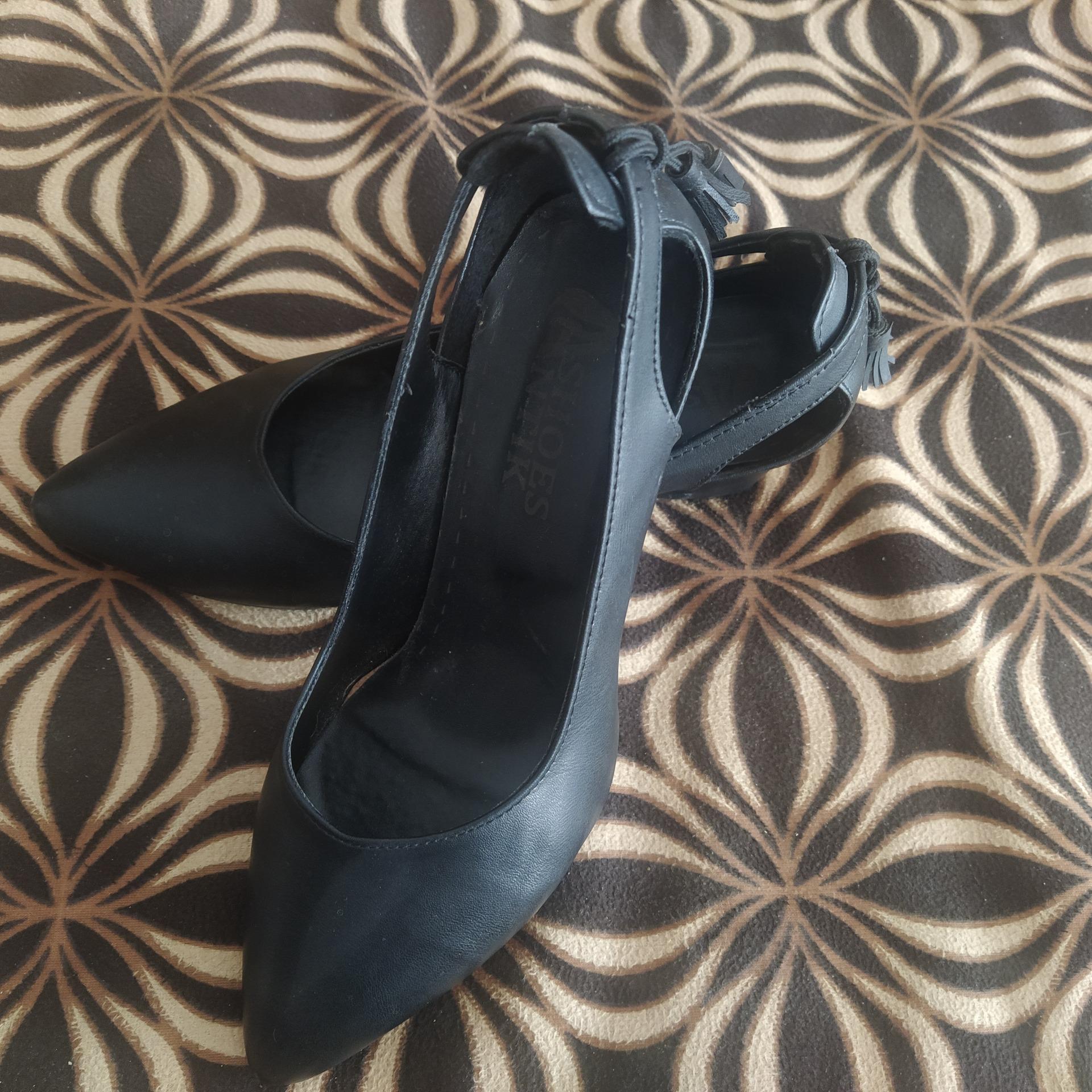 کفش زنانه منگوله دار