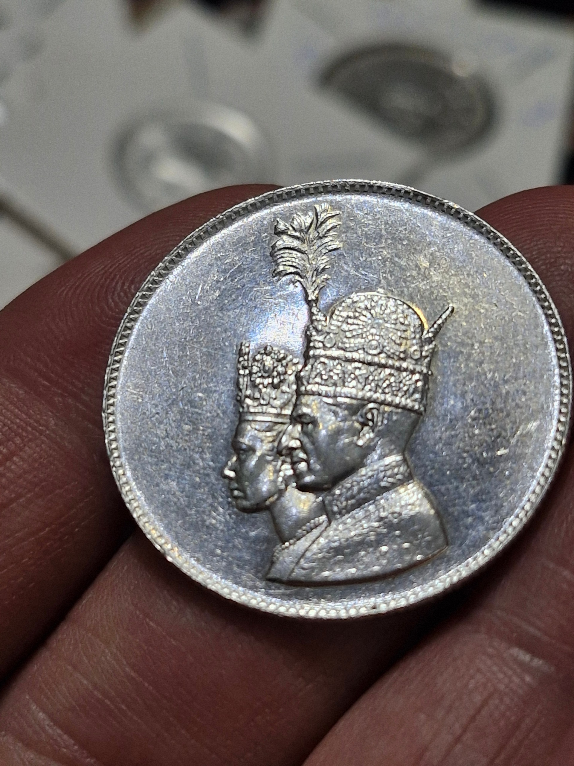 سکه یادبود تاج گذاری