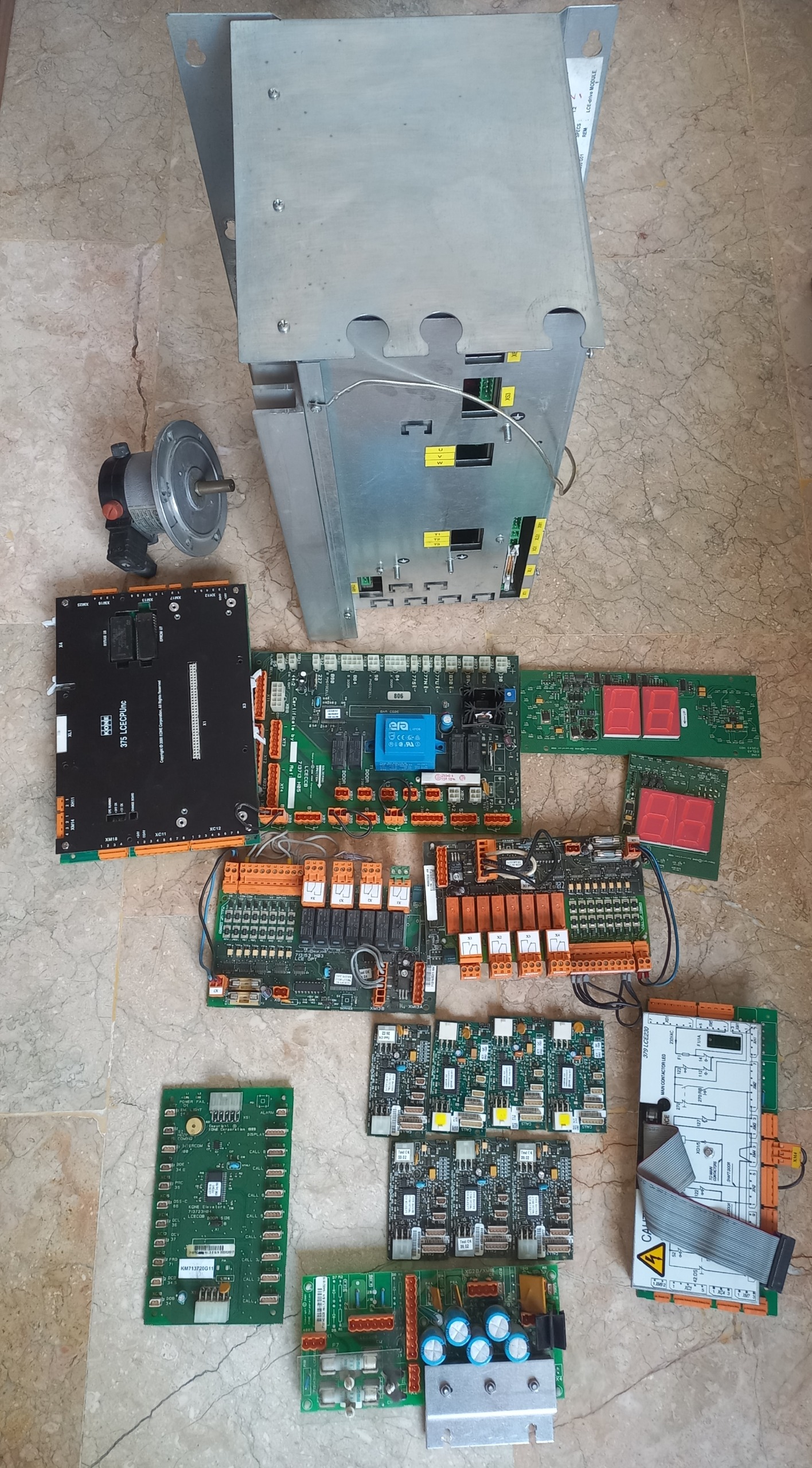 قطعات و برد آسانسور kone