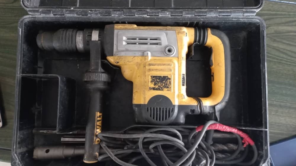 دریل بتن کن DEWALT