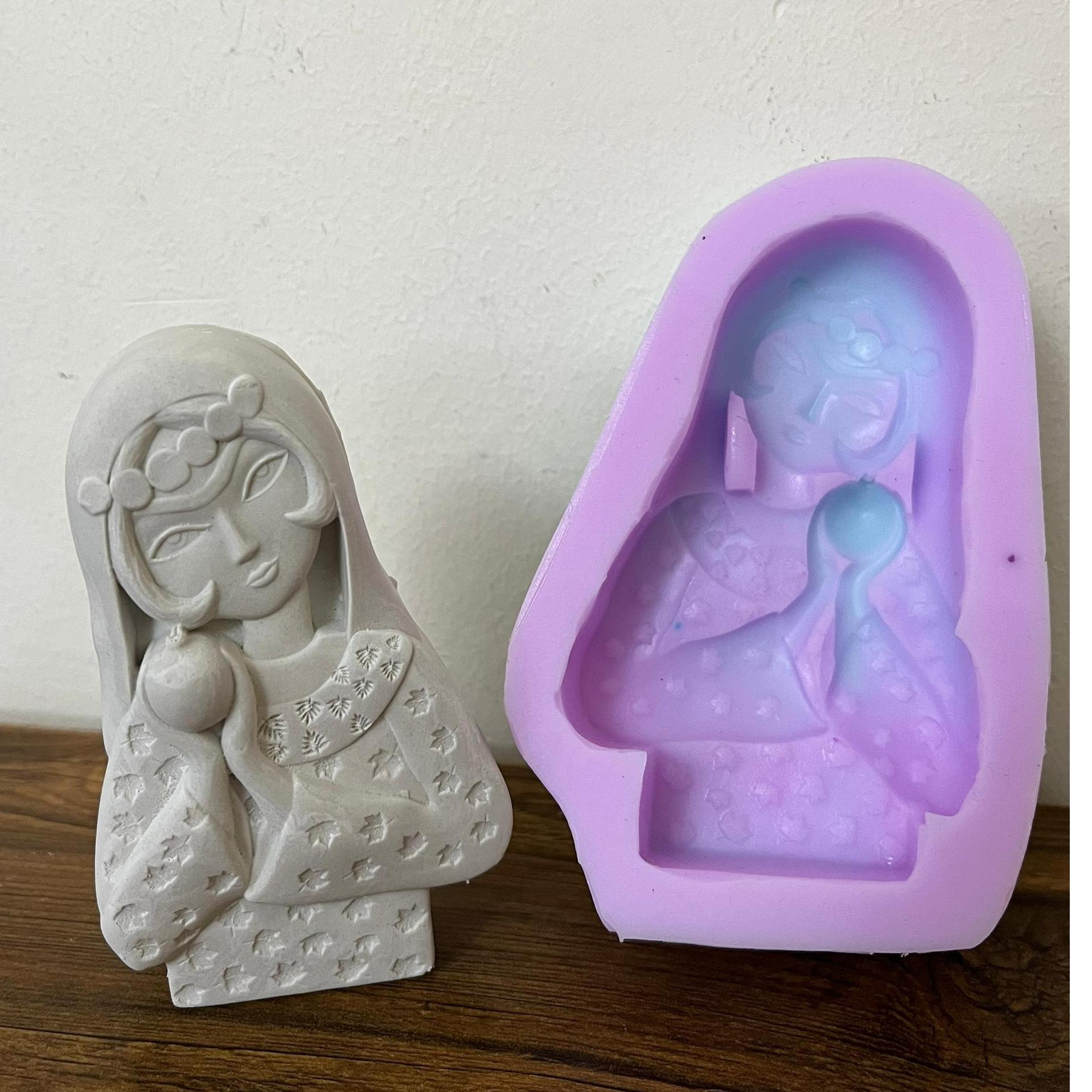 قالب سیلیکونی خاتون مناسب یلدا