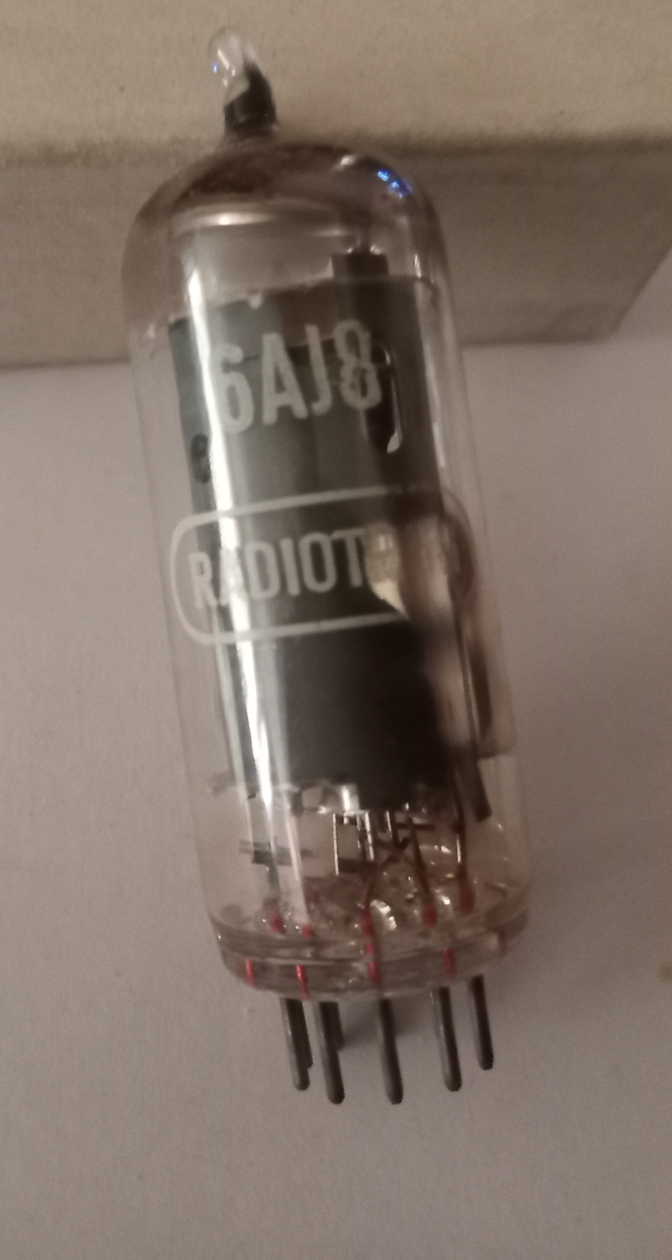 لامپ 6aj8 یا ECH81