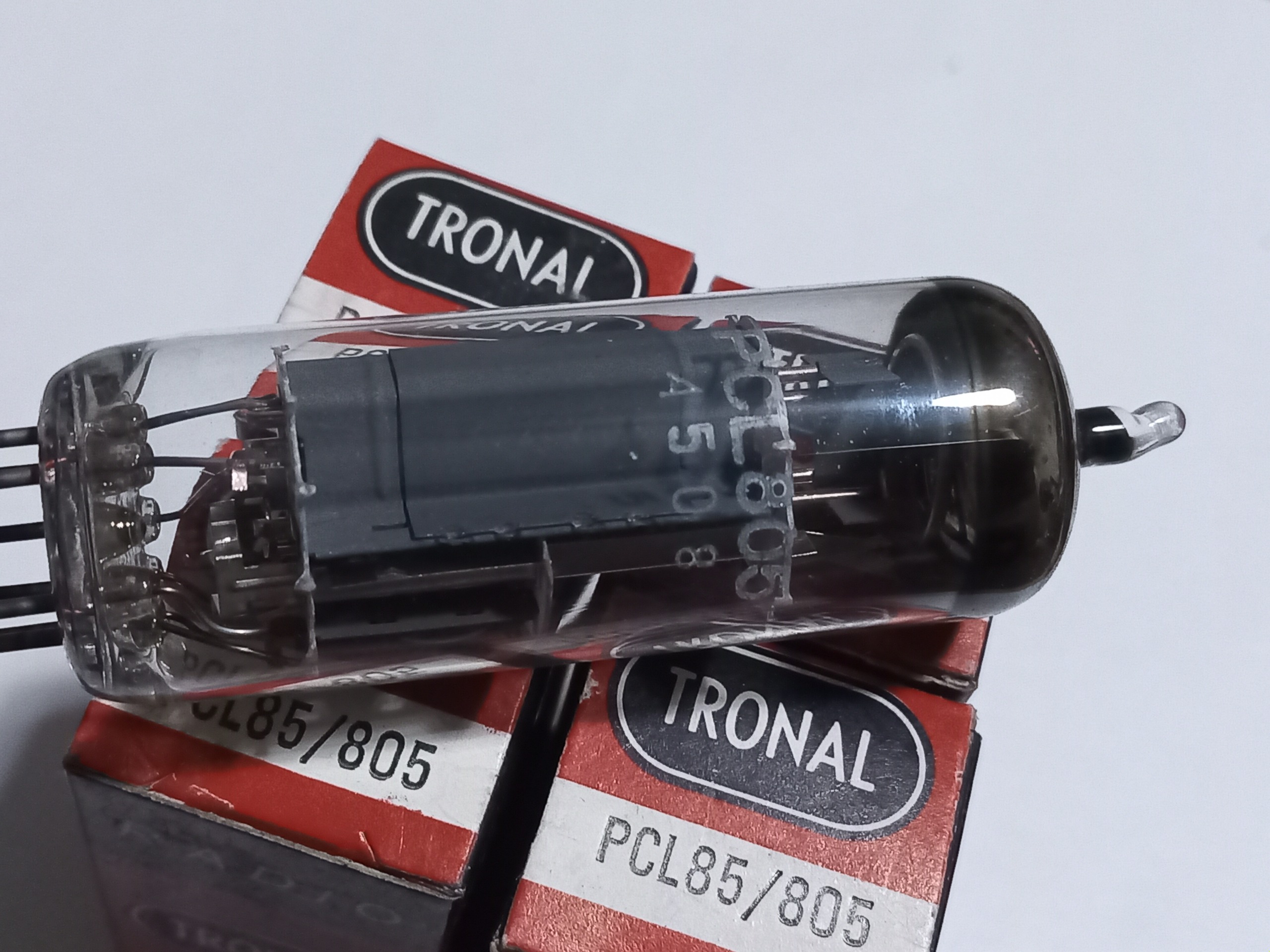 لامپ مرکب pcl85