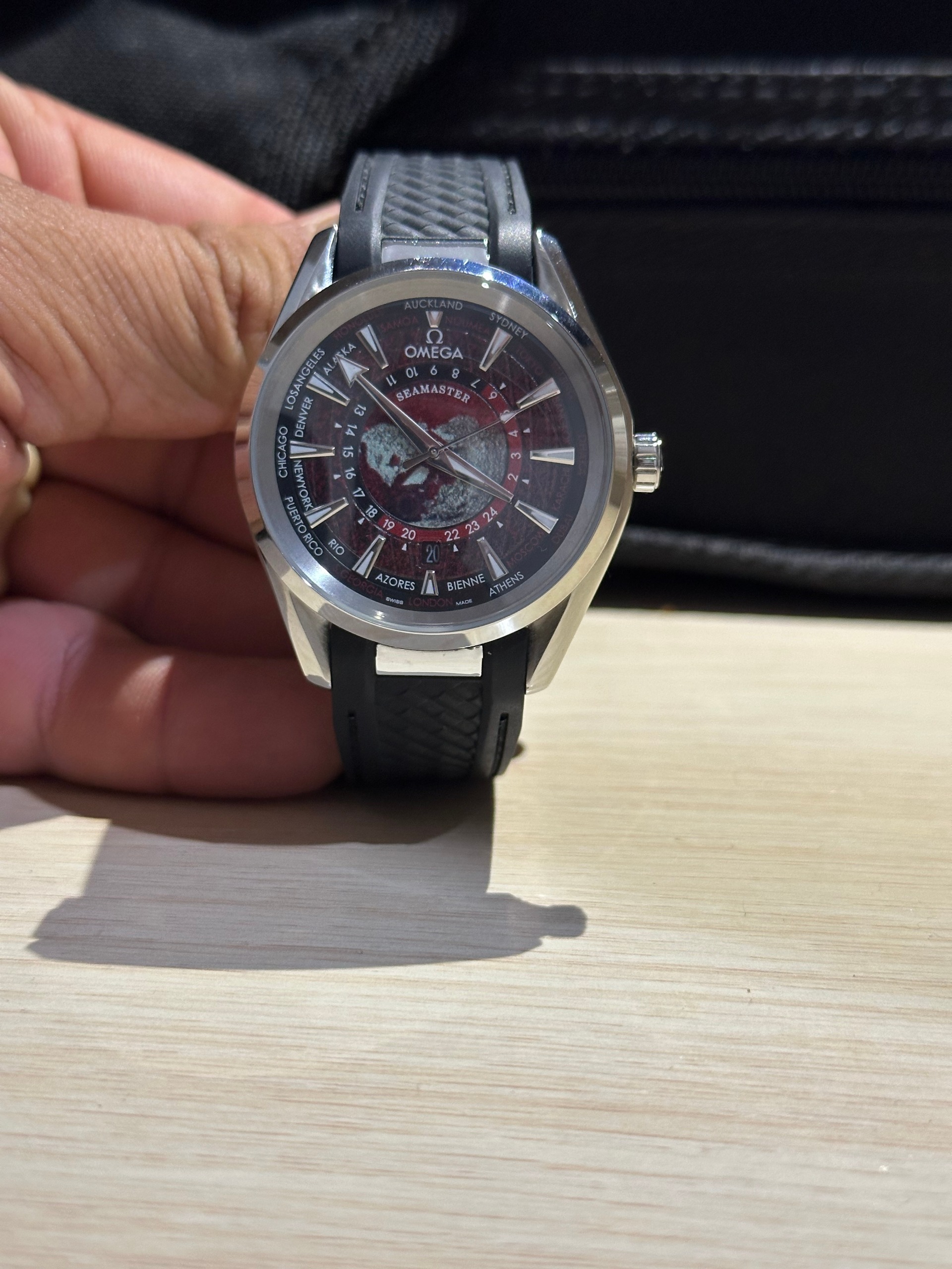 ساعت امگا اتوماتیک جهان نما